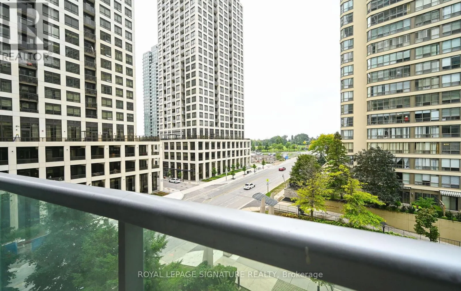 503 - 33 ELM DRIVE