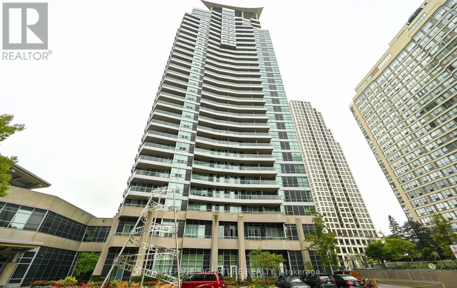 503 - 33 ELM DRIVE