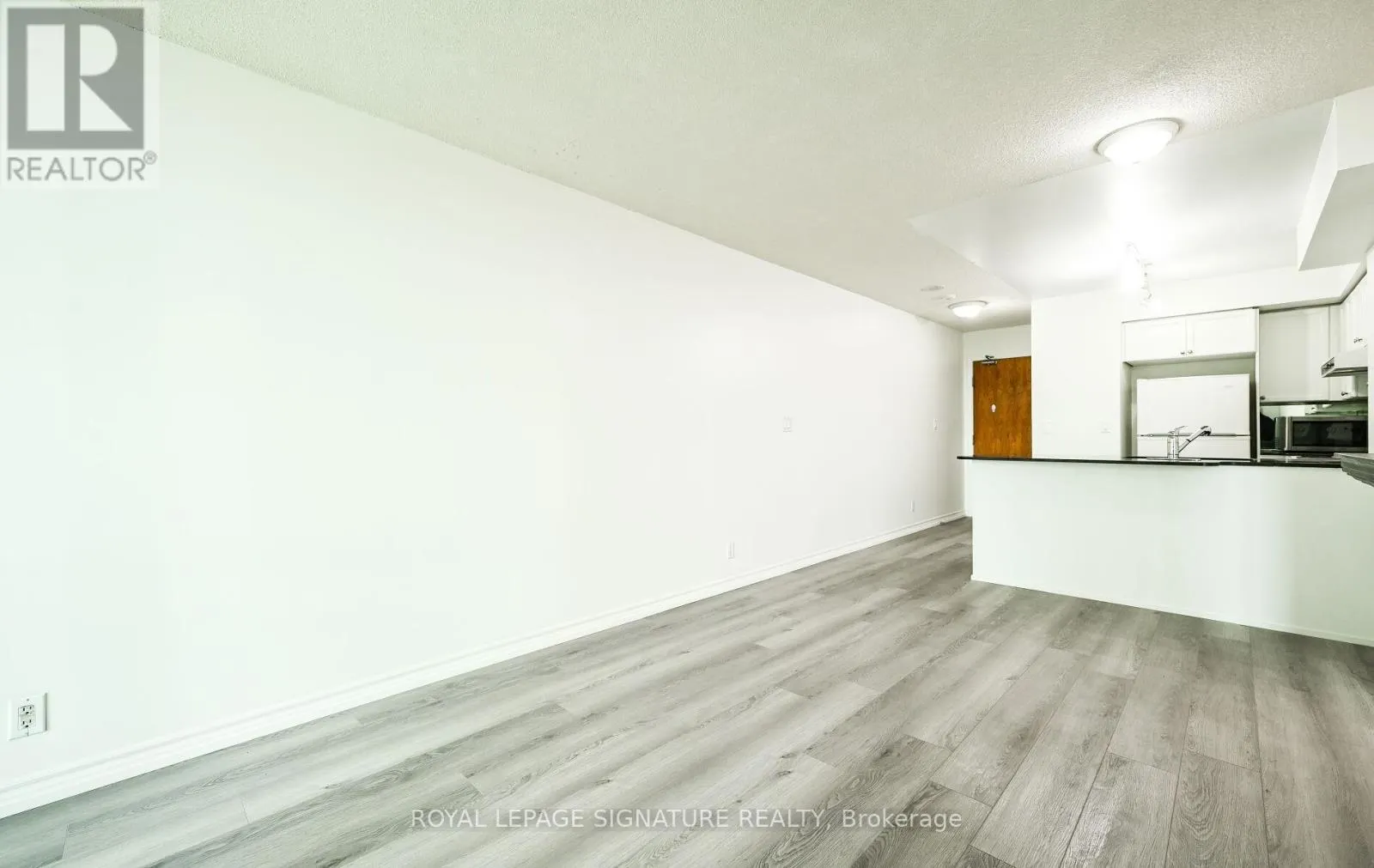 503 - 33 ELM DRIVE