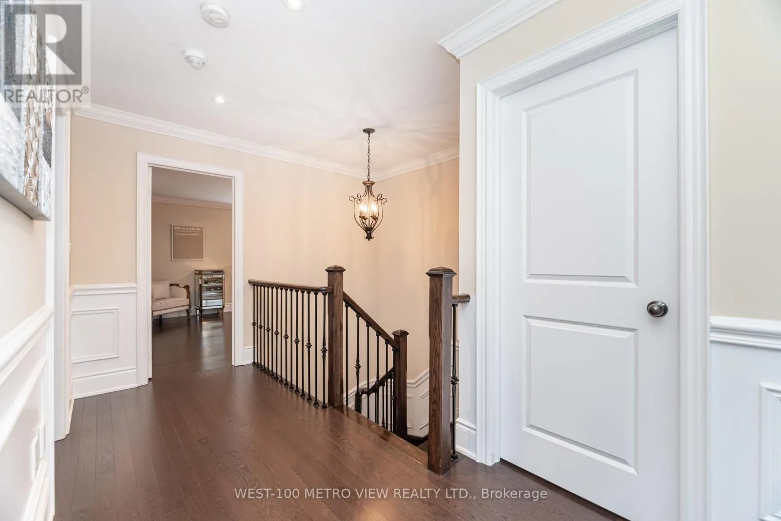 4 IVOR CRESCENT