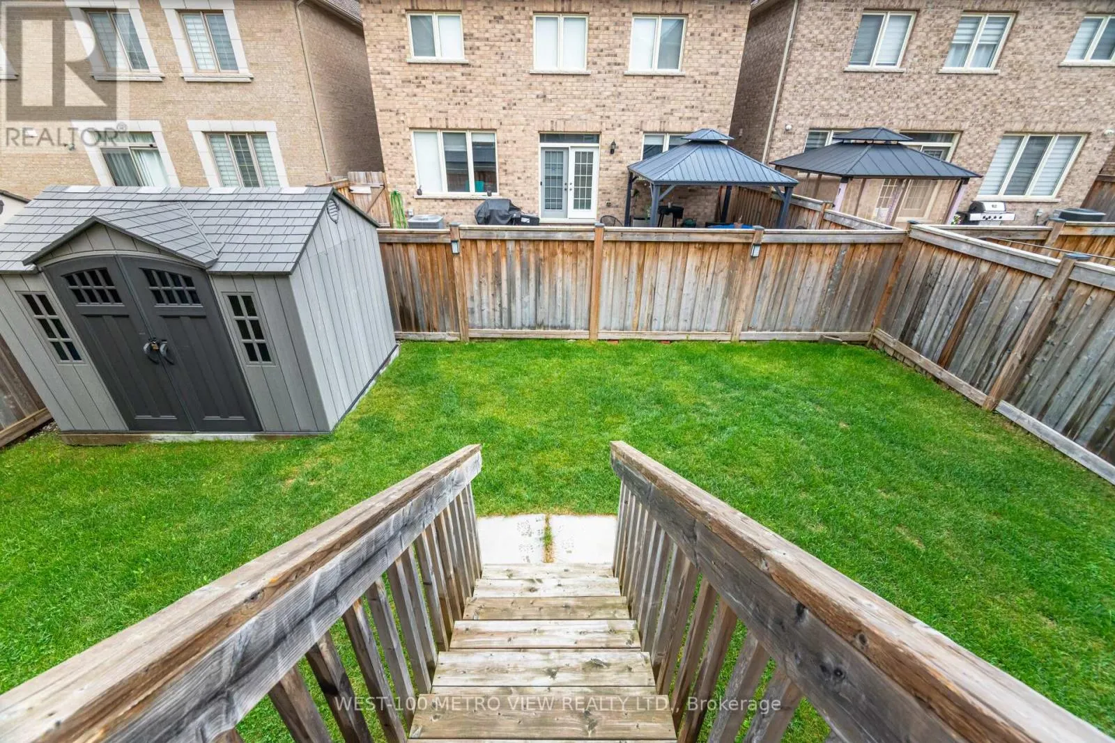 4 IVOR CRESCENT