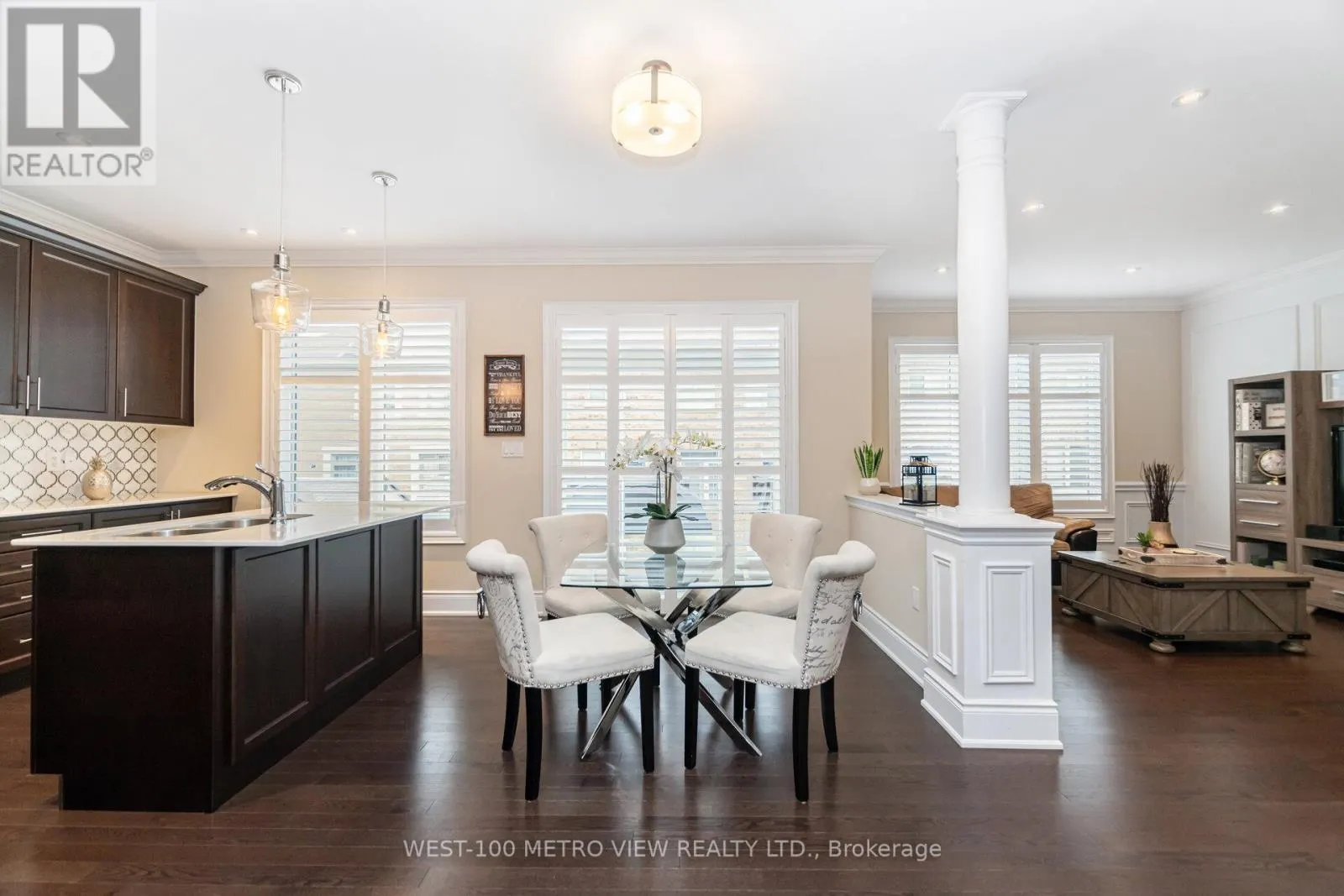 4 IVOR CRESCENT