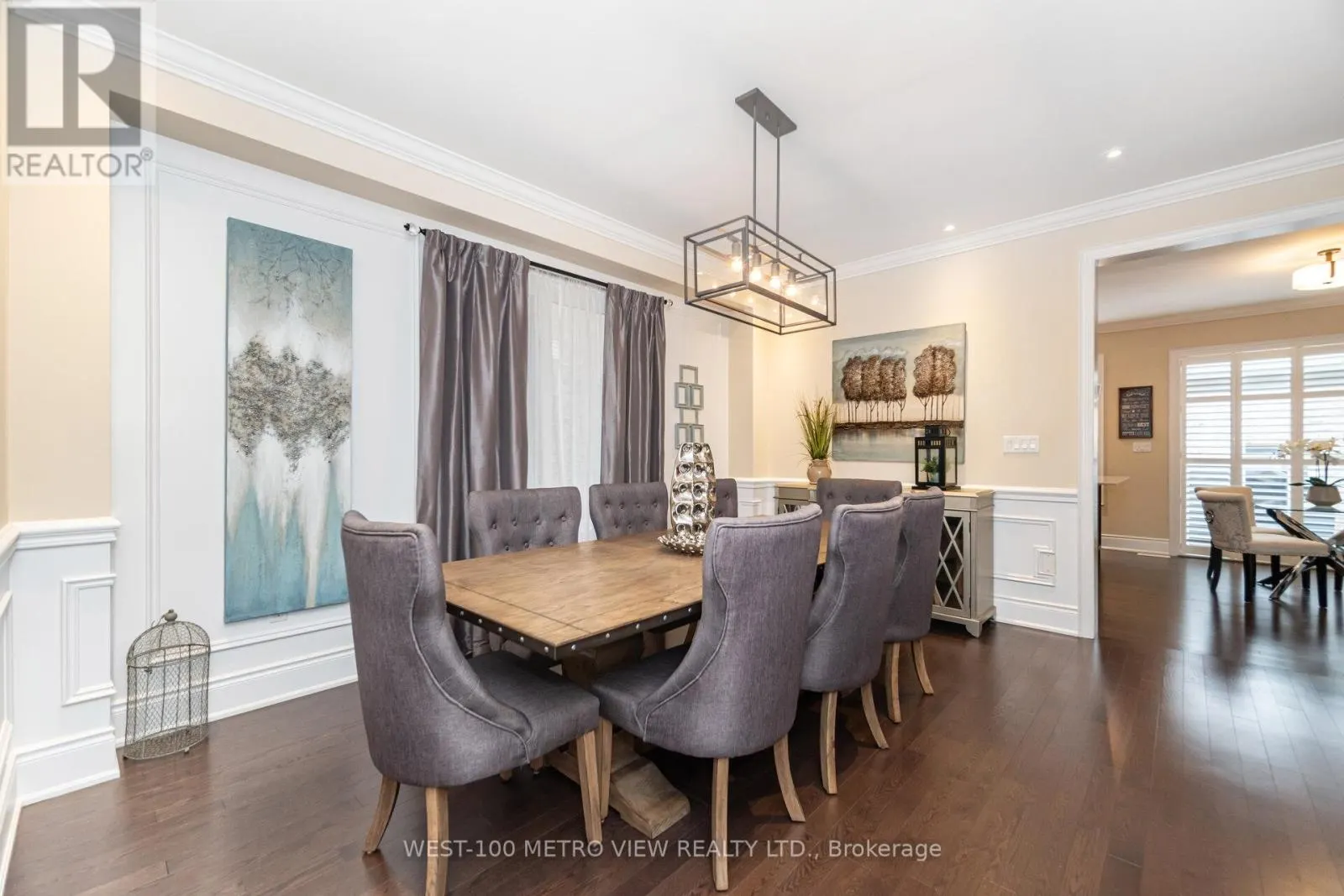 4 IVOR CRESCENT