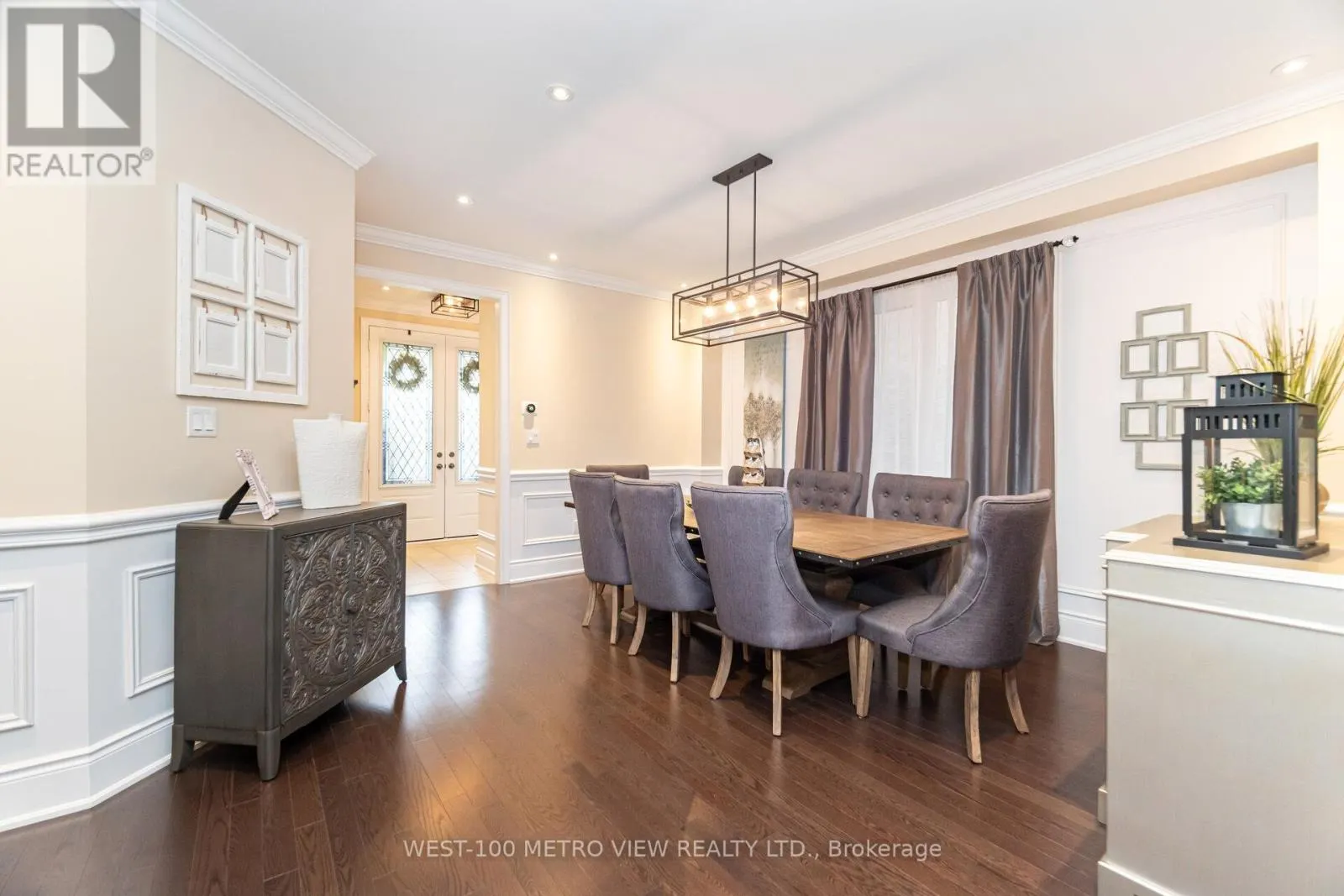4 IVOR CRESCENT