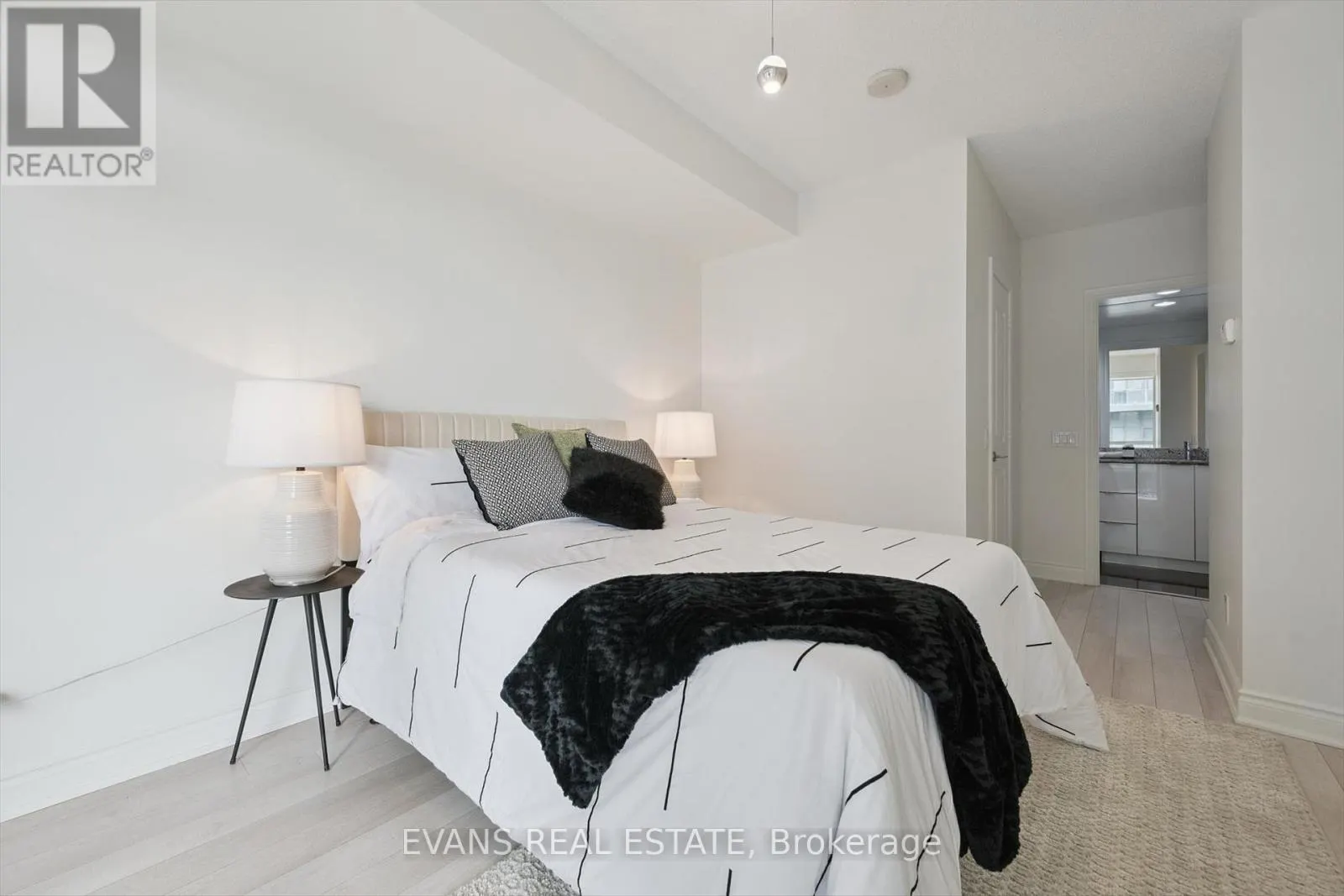 324 - 80 MARINE PARADE DRIVE