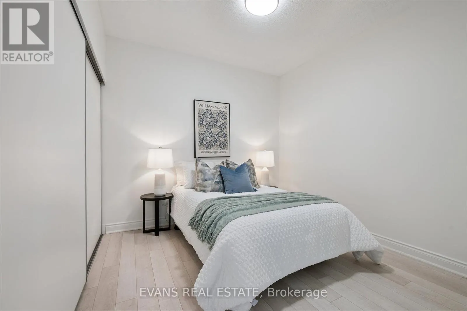 324 - 80 MARINE PARADE DRIVE