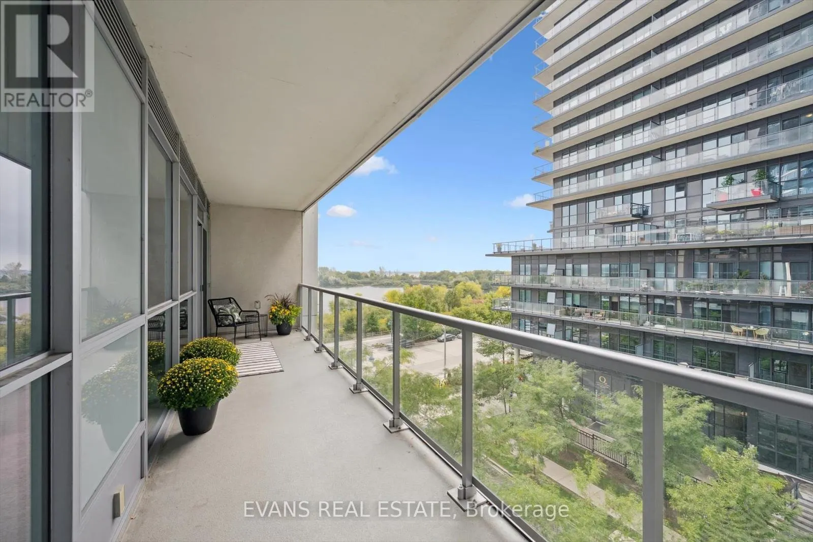324 - 80 MARINE PARADE DRIVE