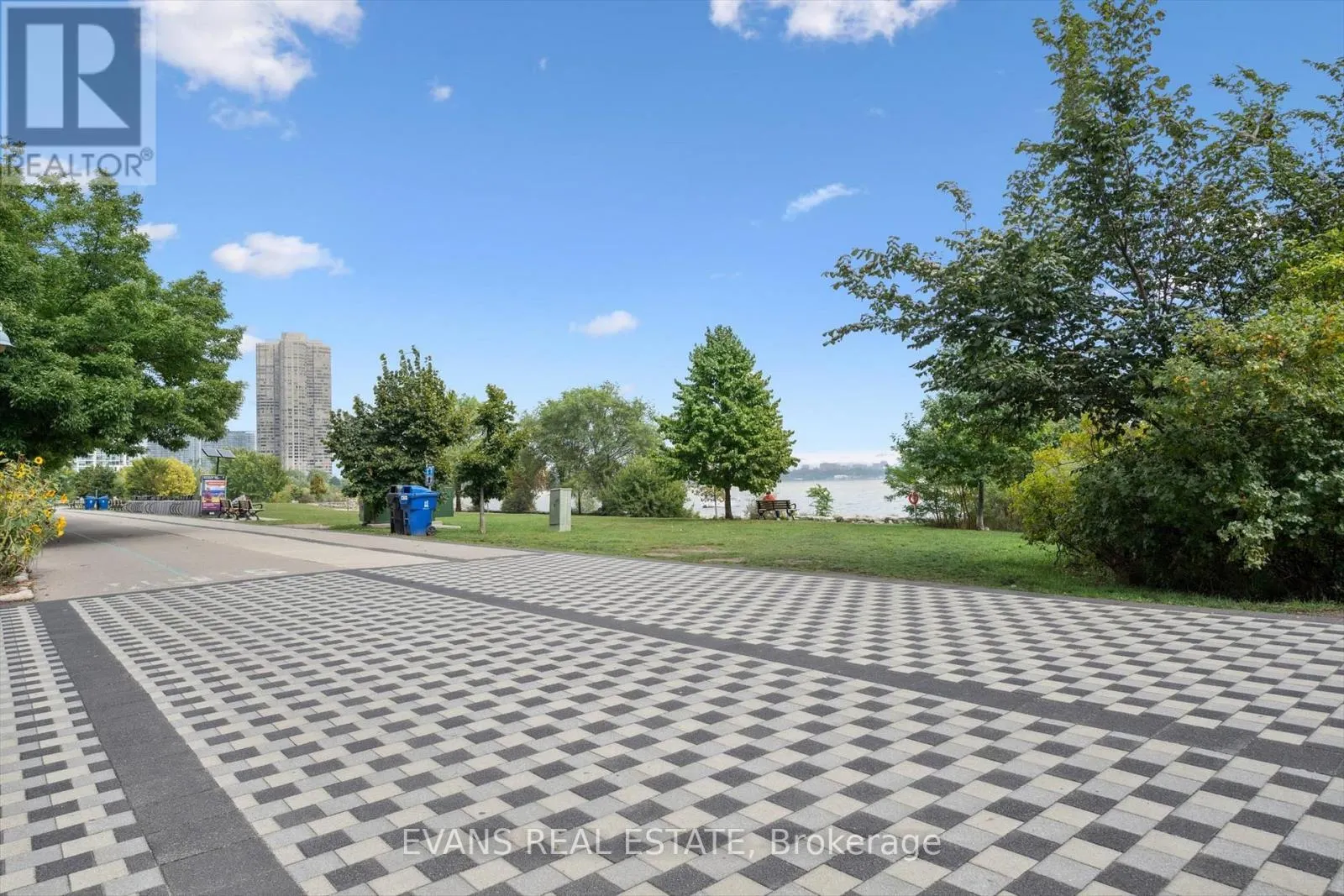 324 - 80 MARINE PARADE DRIVE