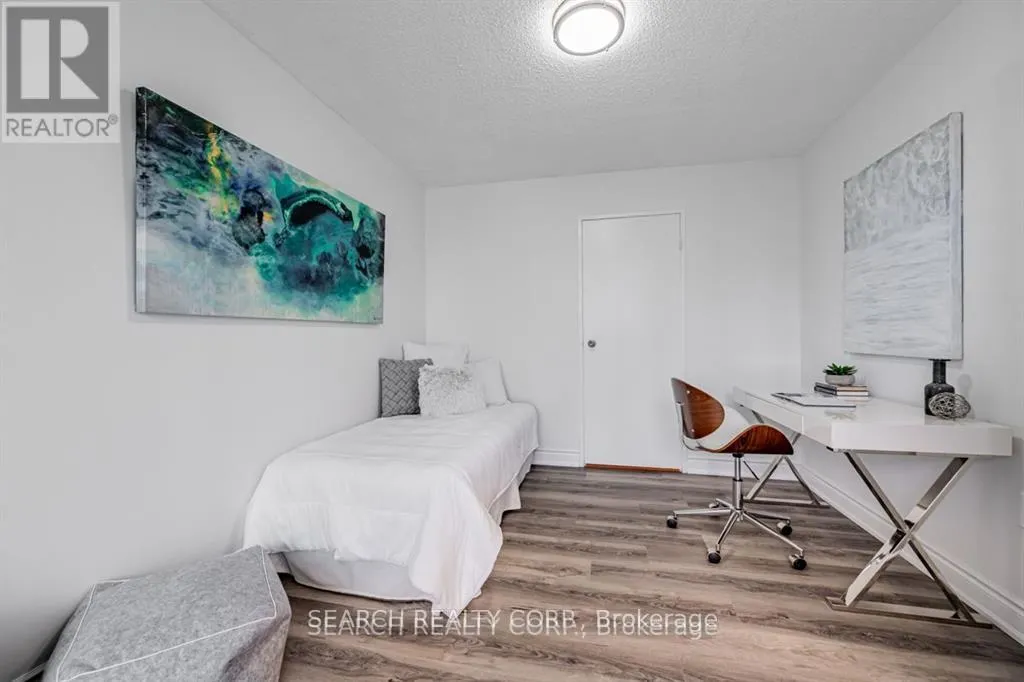1108 - 3590 KANEFF CRESCENT