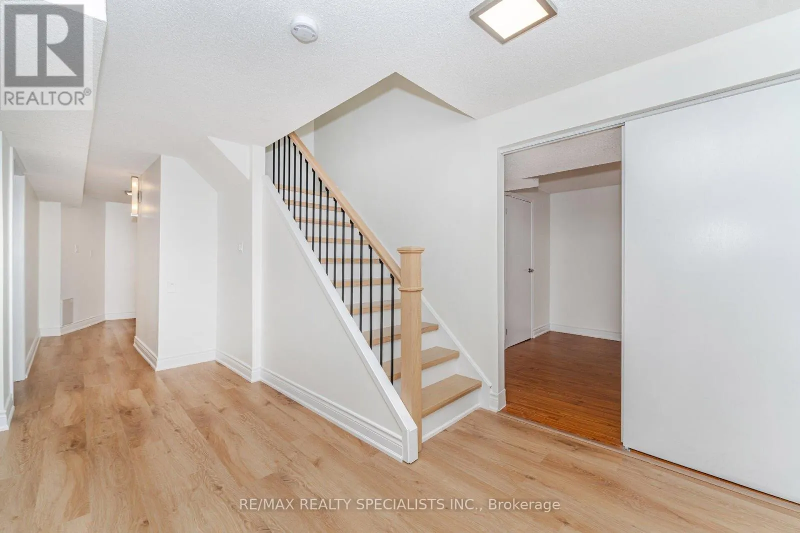5274 HUNTINGFIELD DRIVE