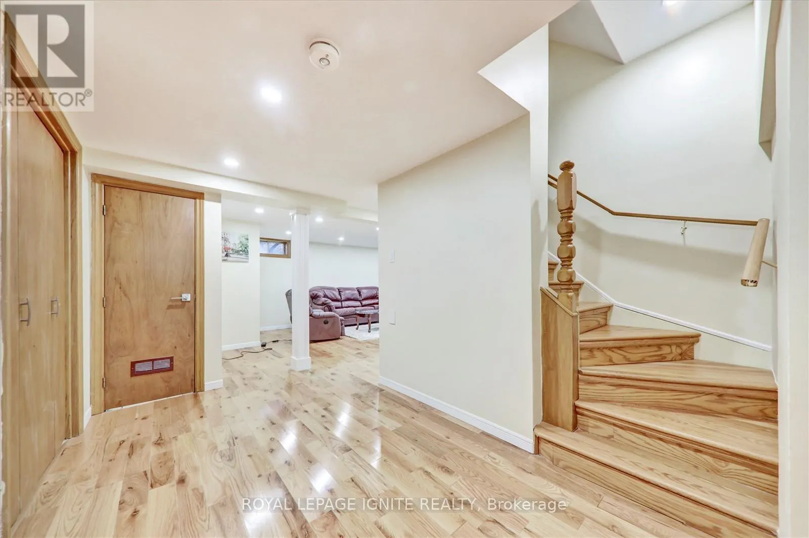 2061 FOLKWAY DRIVE