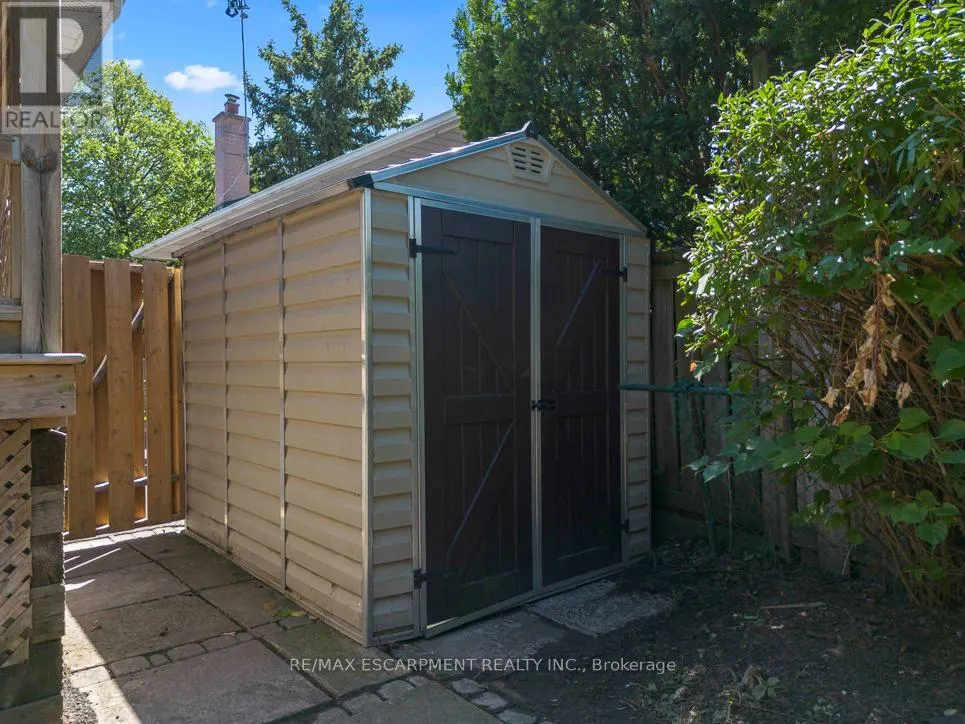 2749 TRUSCOTT DRIVE