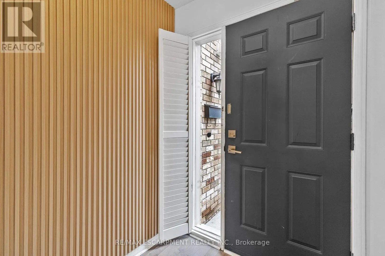 5 - 2015 CLEAVER AVENUE