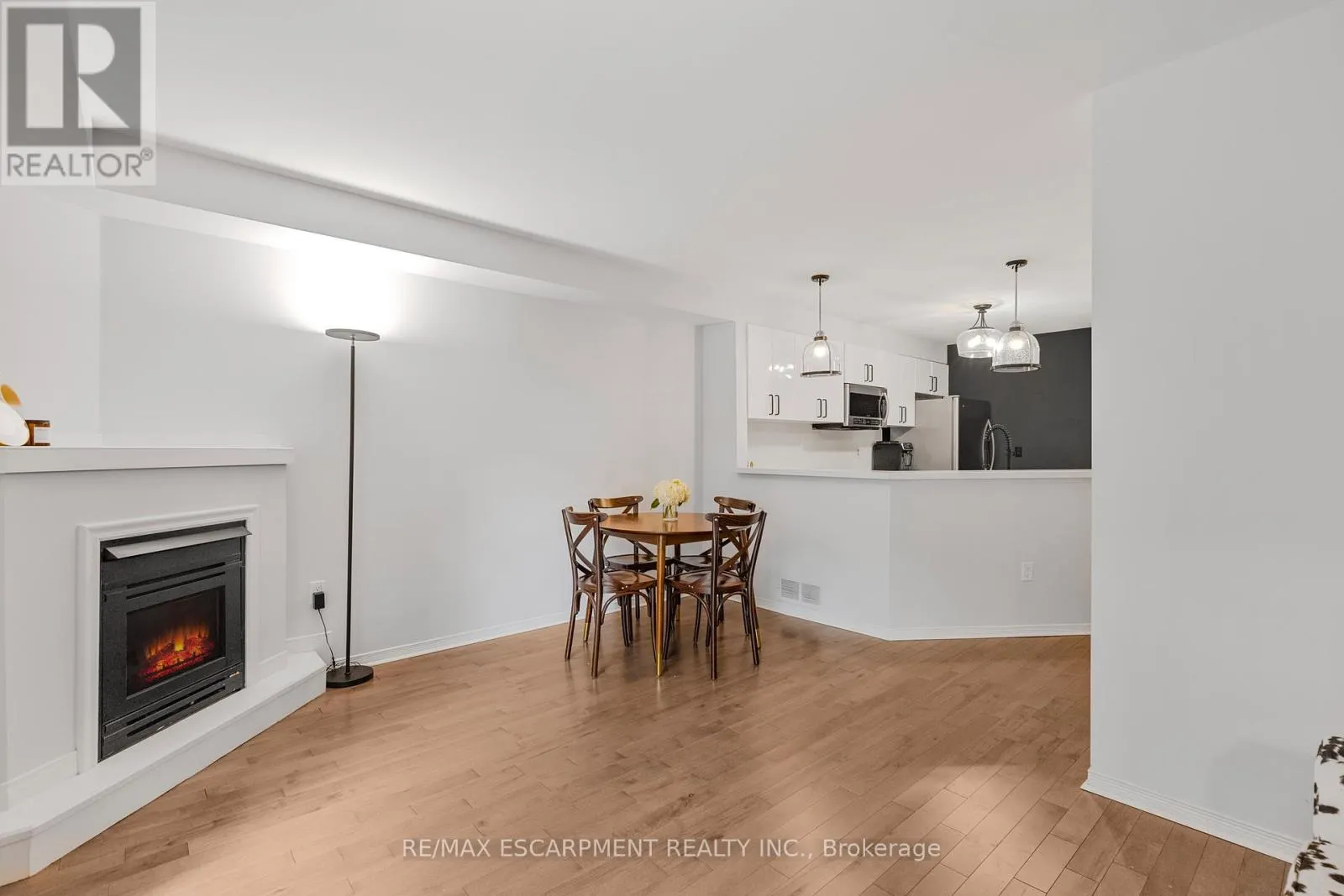5 - 2015 CLEAVER AVENUE