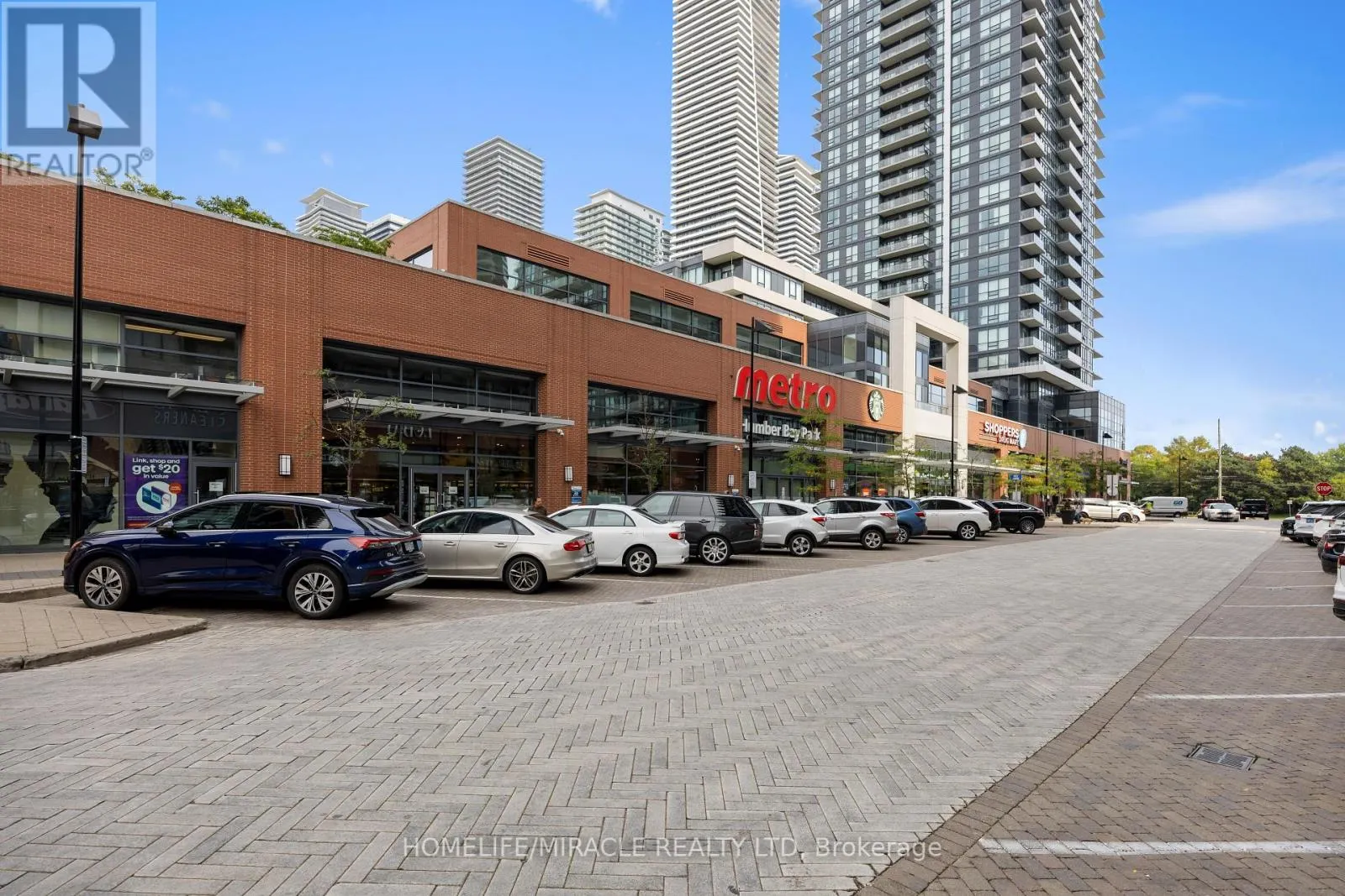 2004 - 2220 LAKESHORE BOULEVARD W