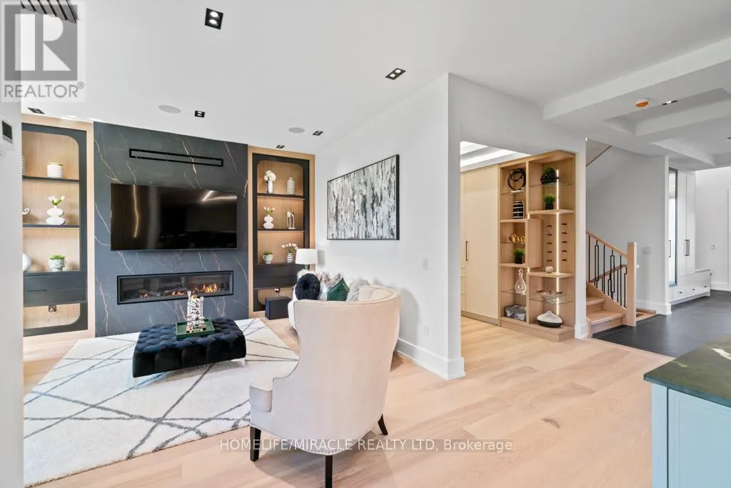 282 MAURICE DRIVE