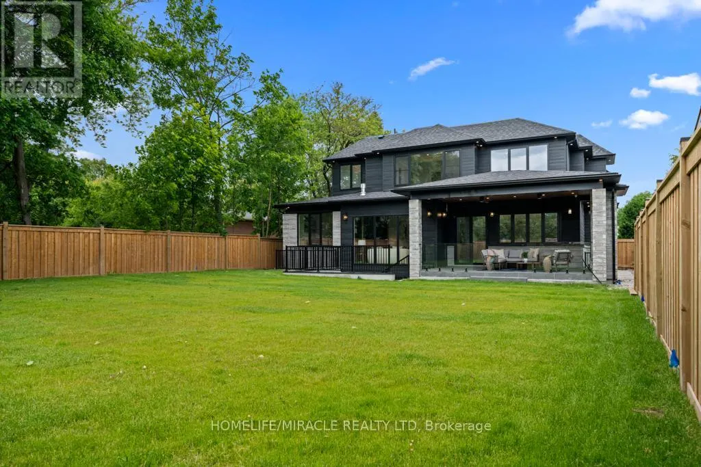282 MAURICE DRIVE