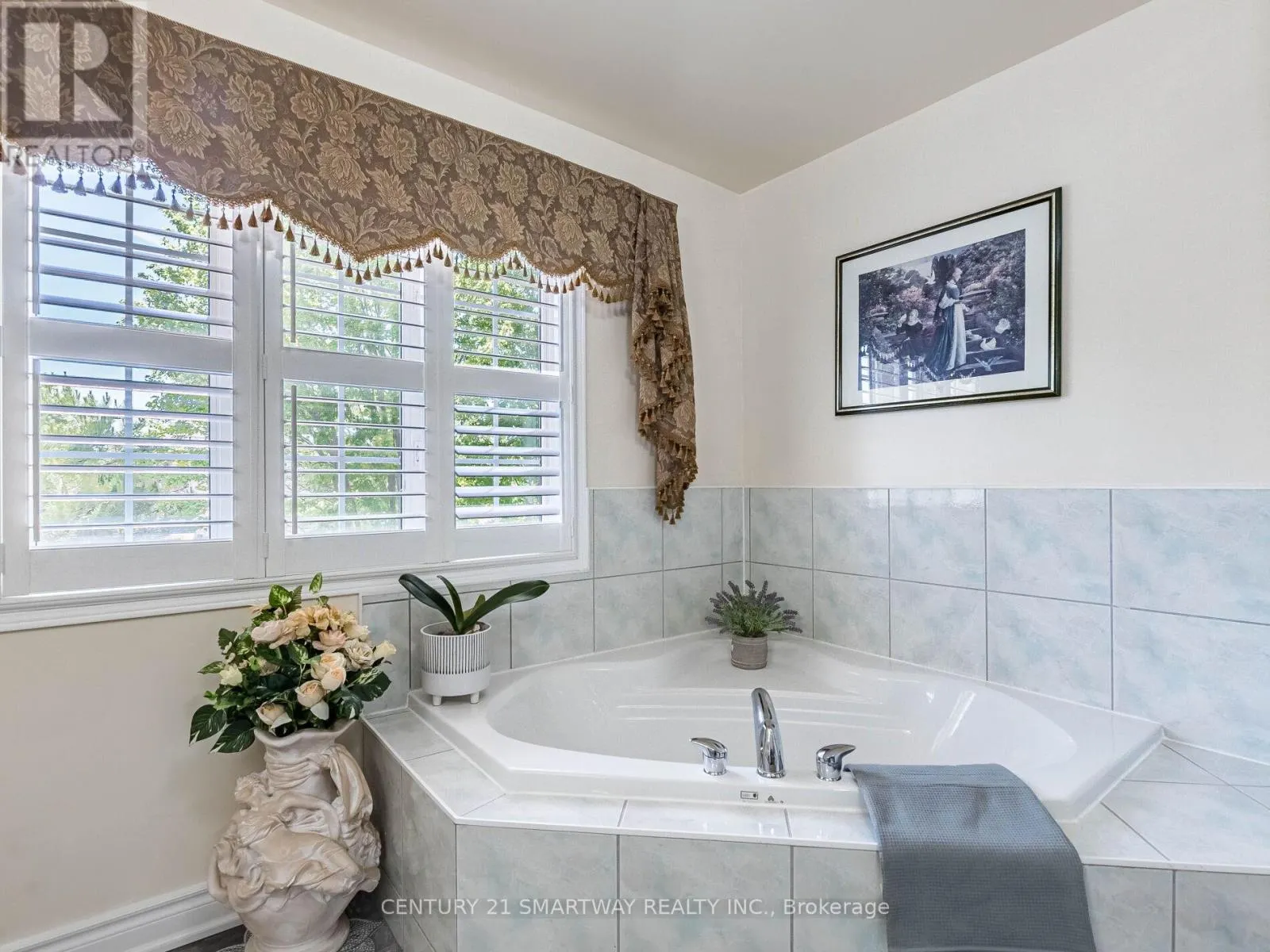 38 BOTTLEBRUSH DRIVE