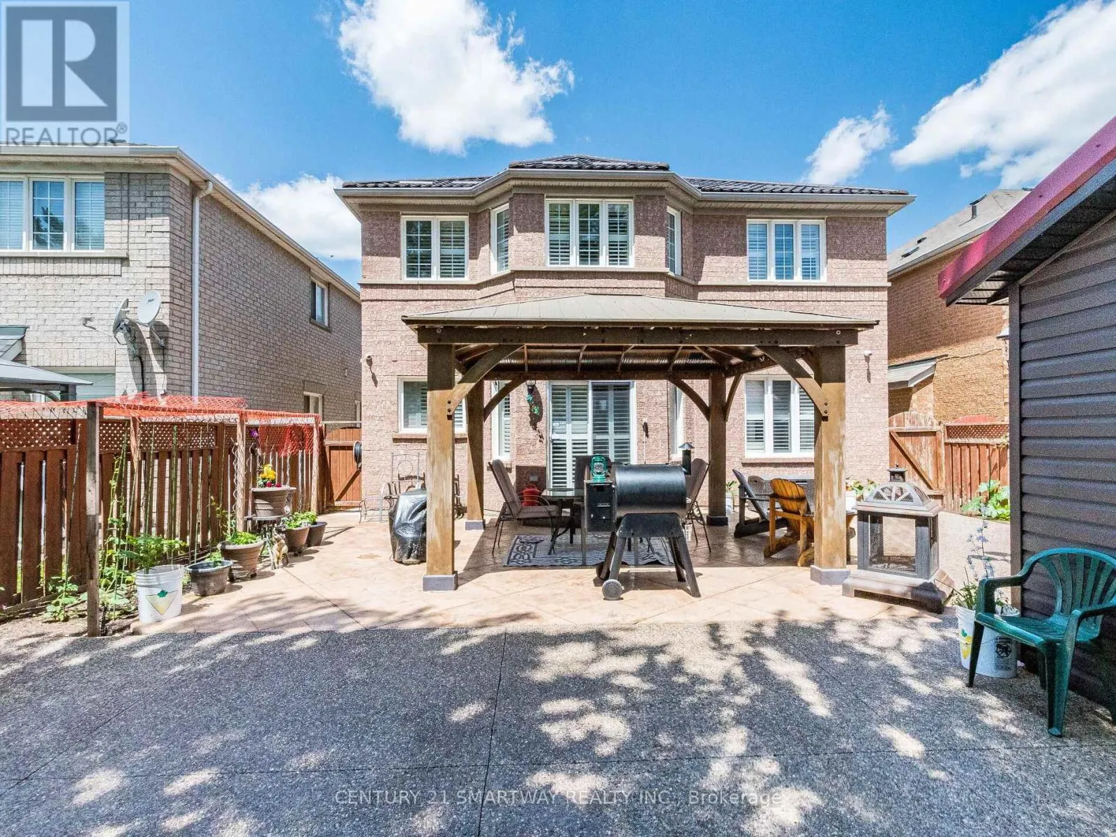38 BOTTLEBRUSH DRIVE