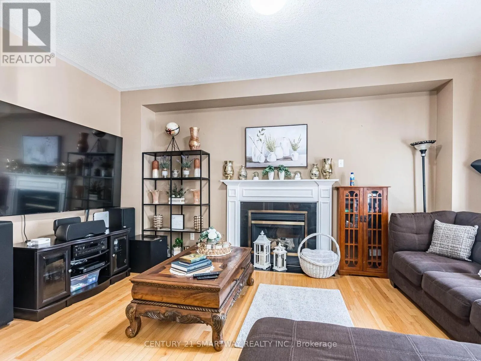 38 BOTTLEBRUSH DRIVE