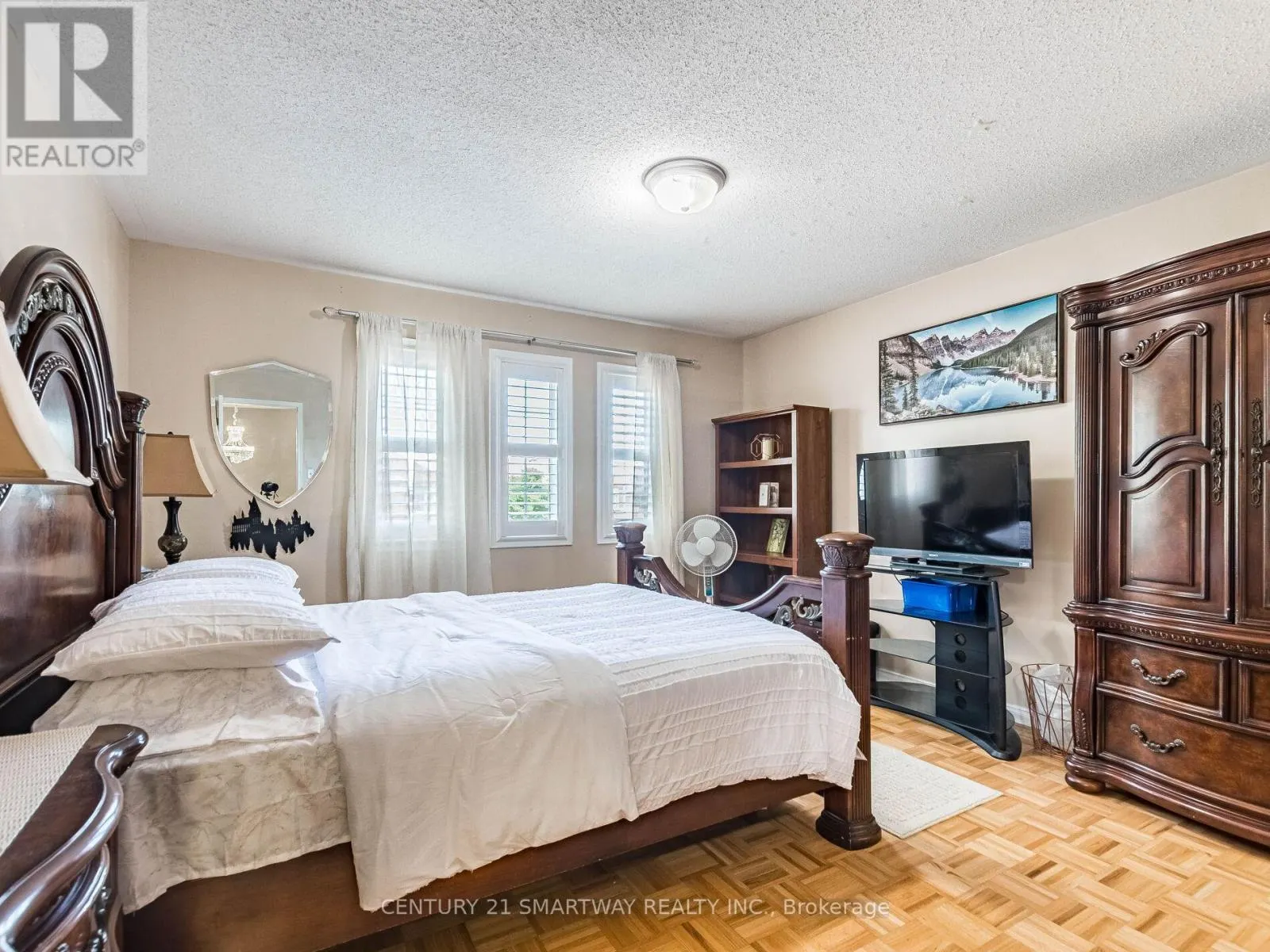 38 BOTTLEBRUSH DRIVE