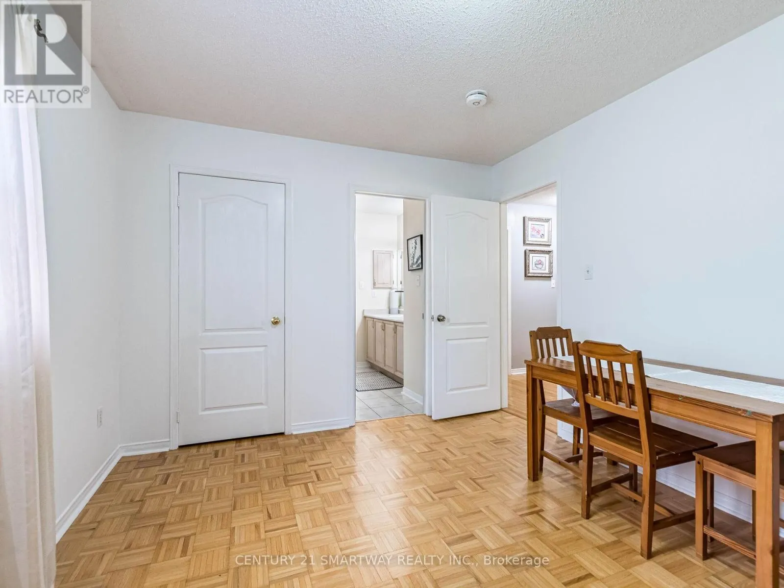 38 BOTTLEBRUSH DRIVE