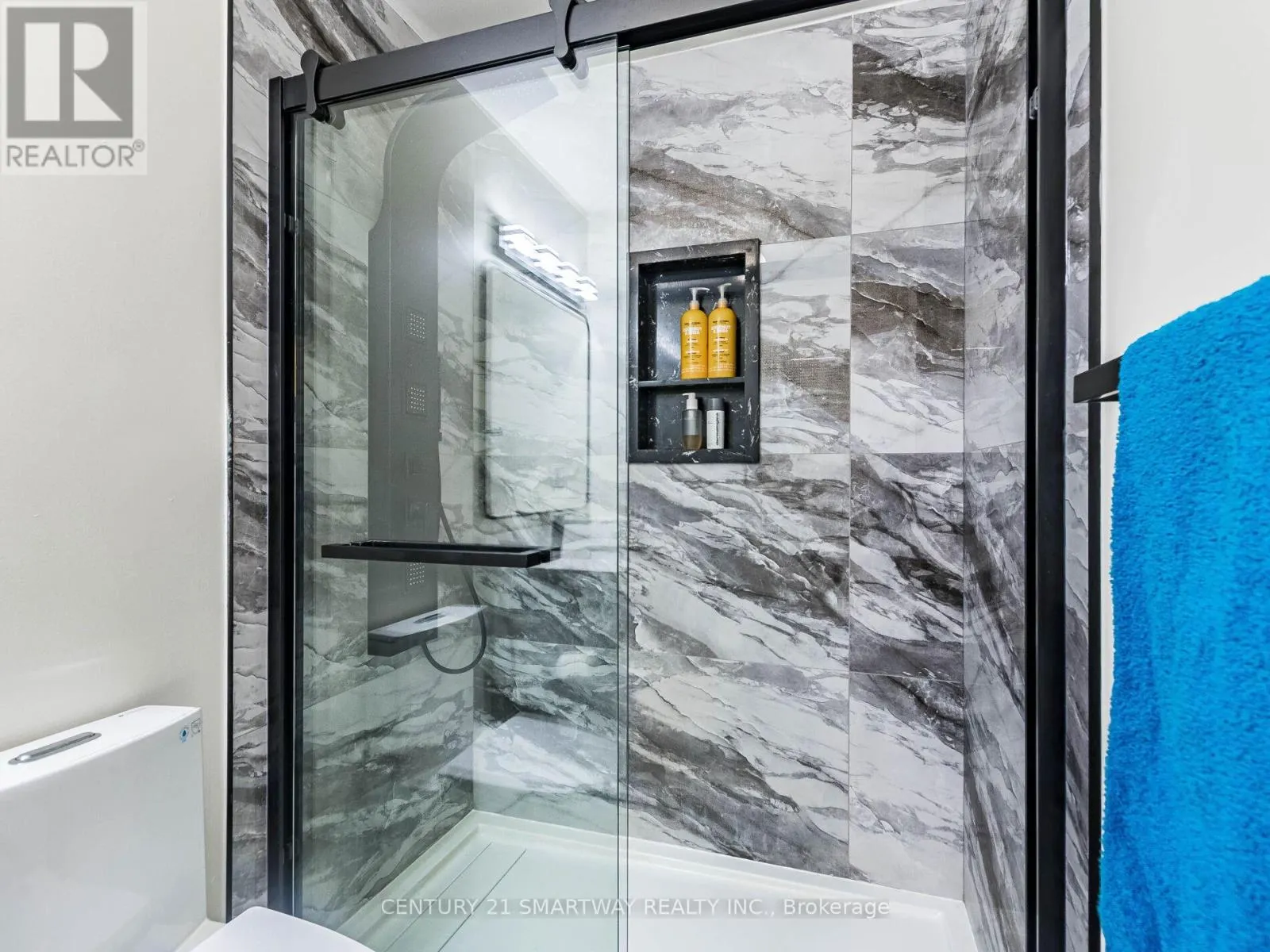 38 BOTTLEBRUSH DRIVE