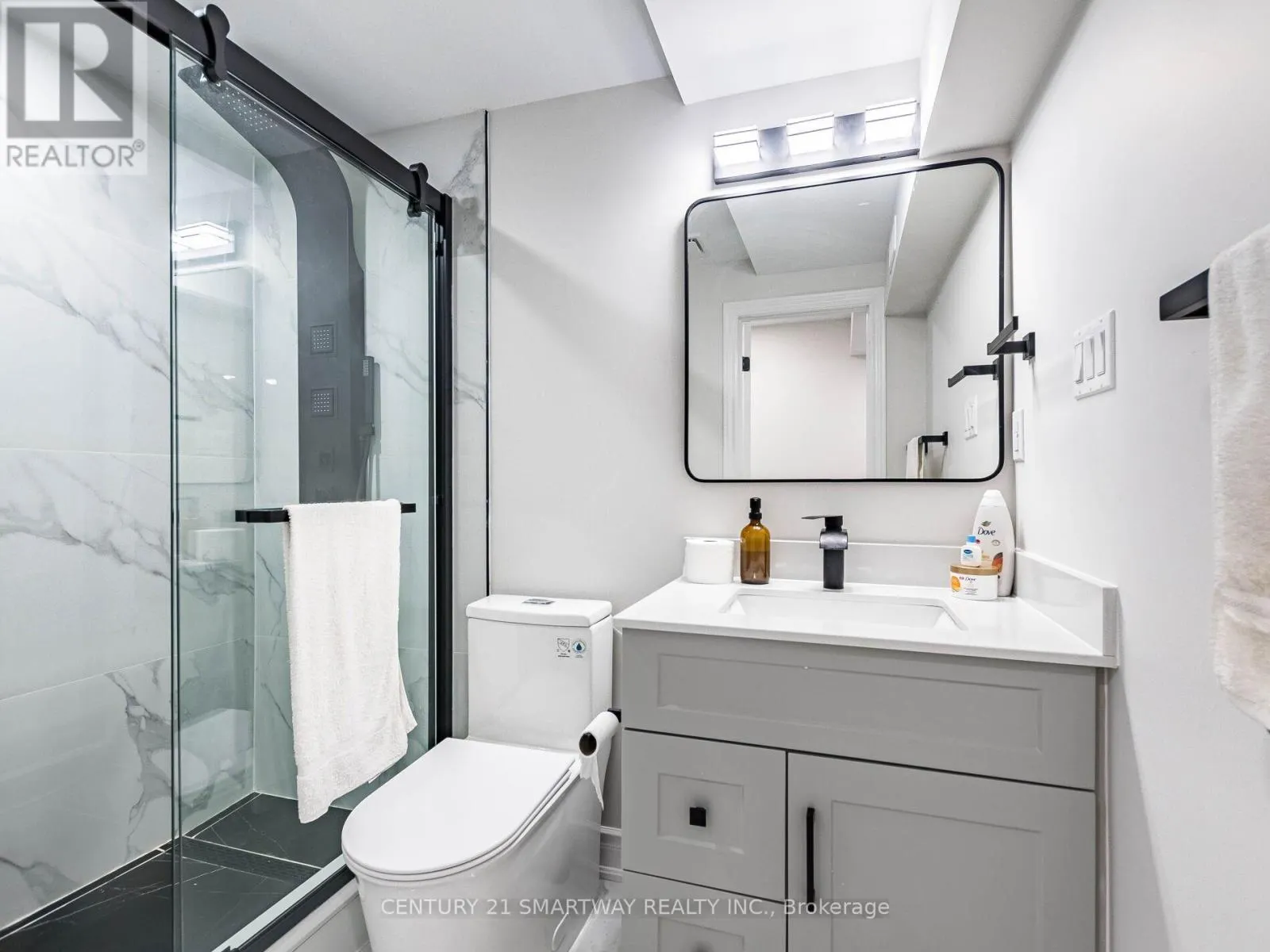 38 BOTTLEBRUSH DRIVE