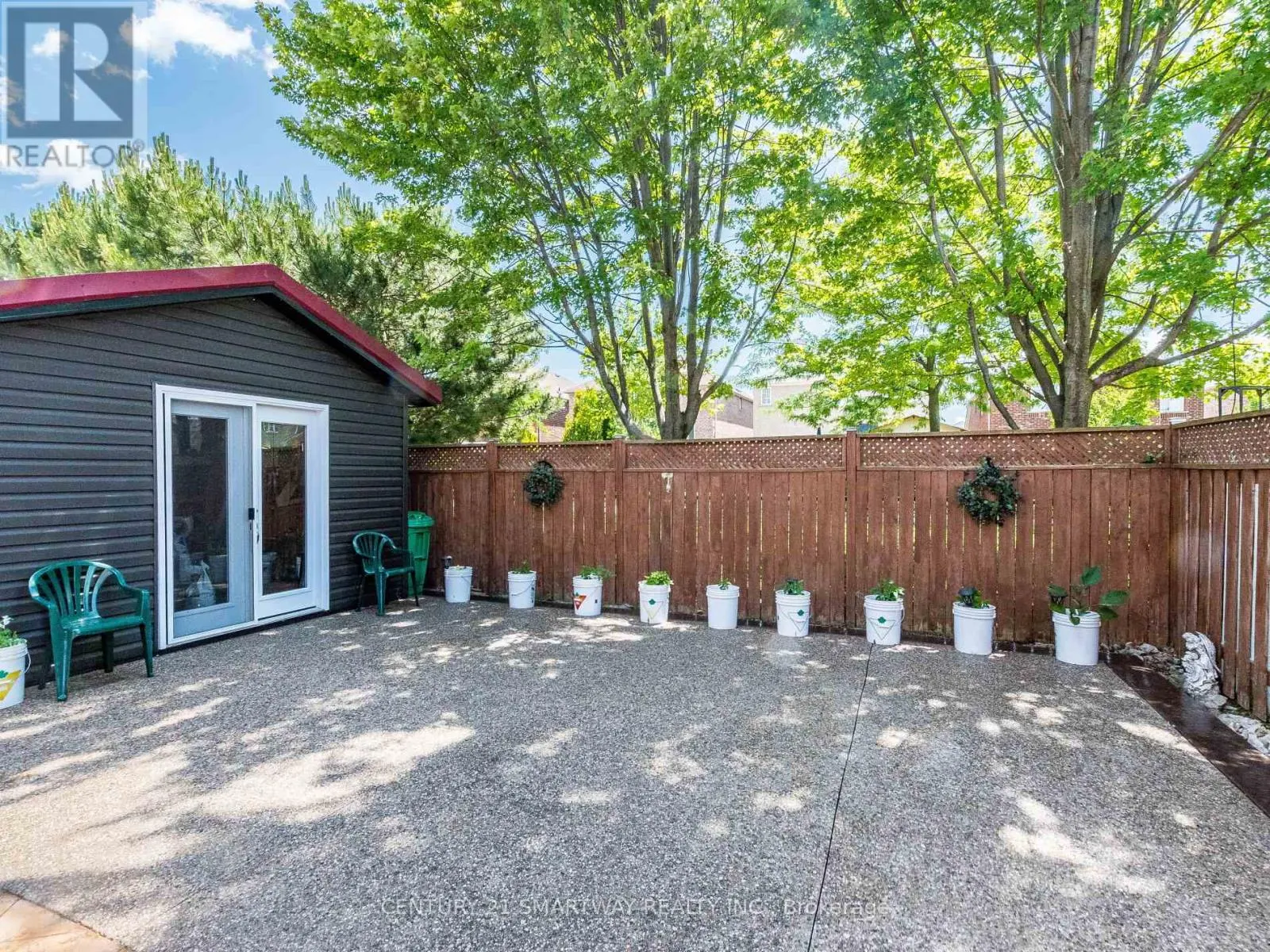 38 BOTTLEBRUSH DRIVE
