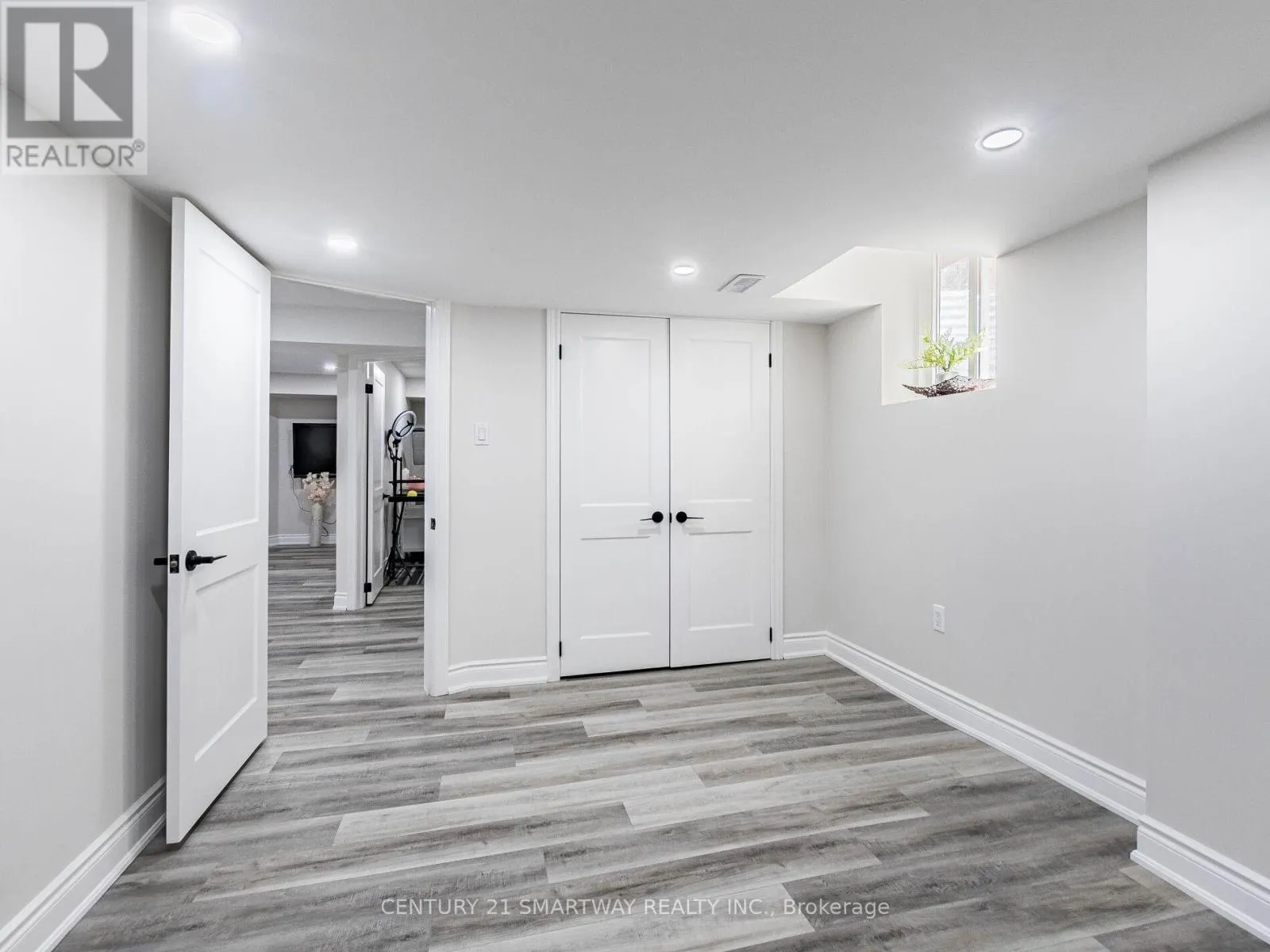 38 BOTTLEBRUSH DRIVE