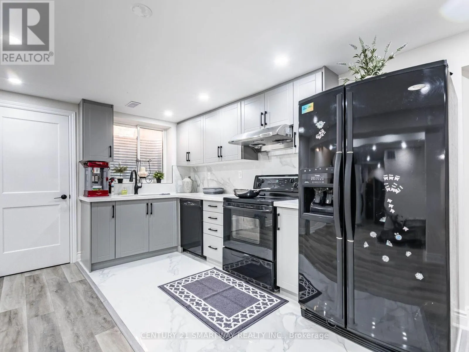 38 BOTTLEBRUSH DRIVE