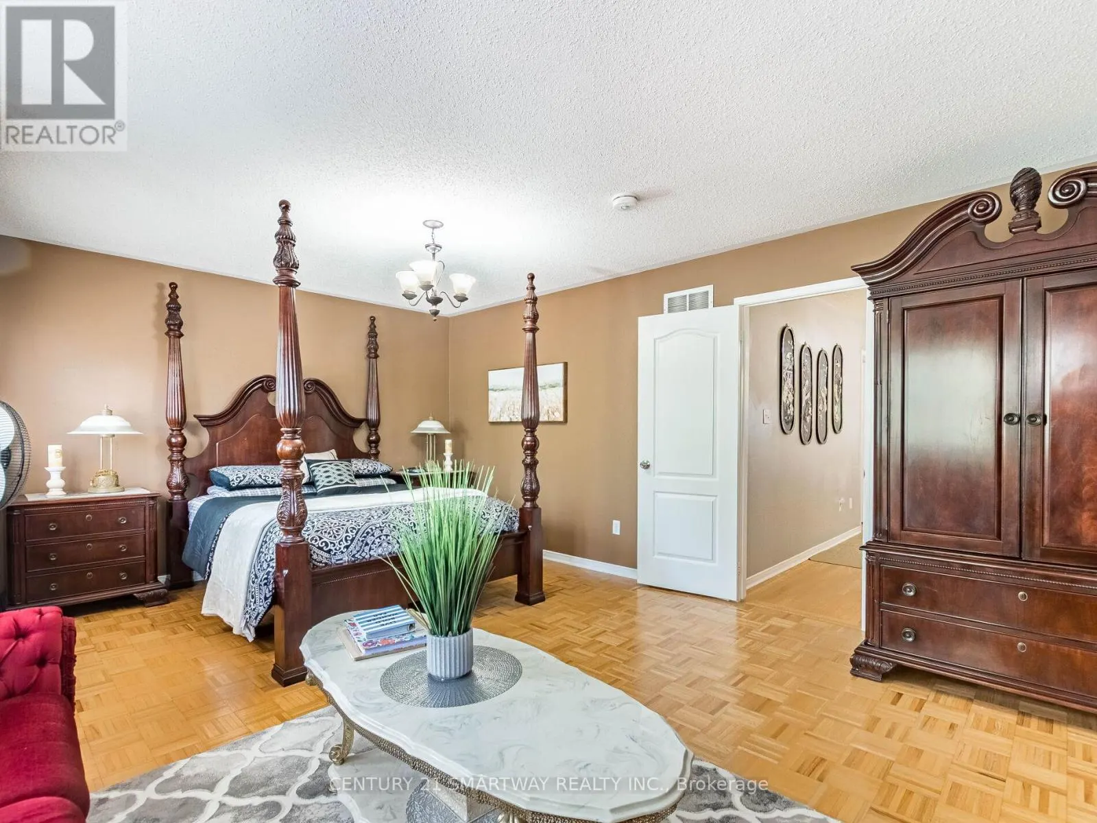 38 BOTTLEBRUSH DRIVE