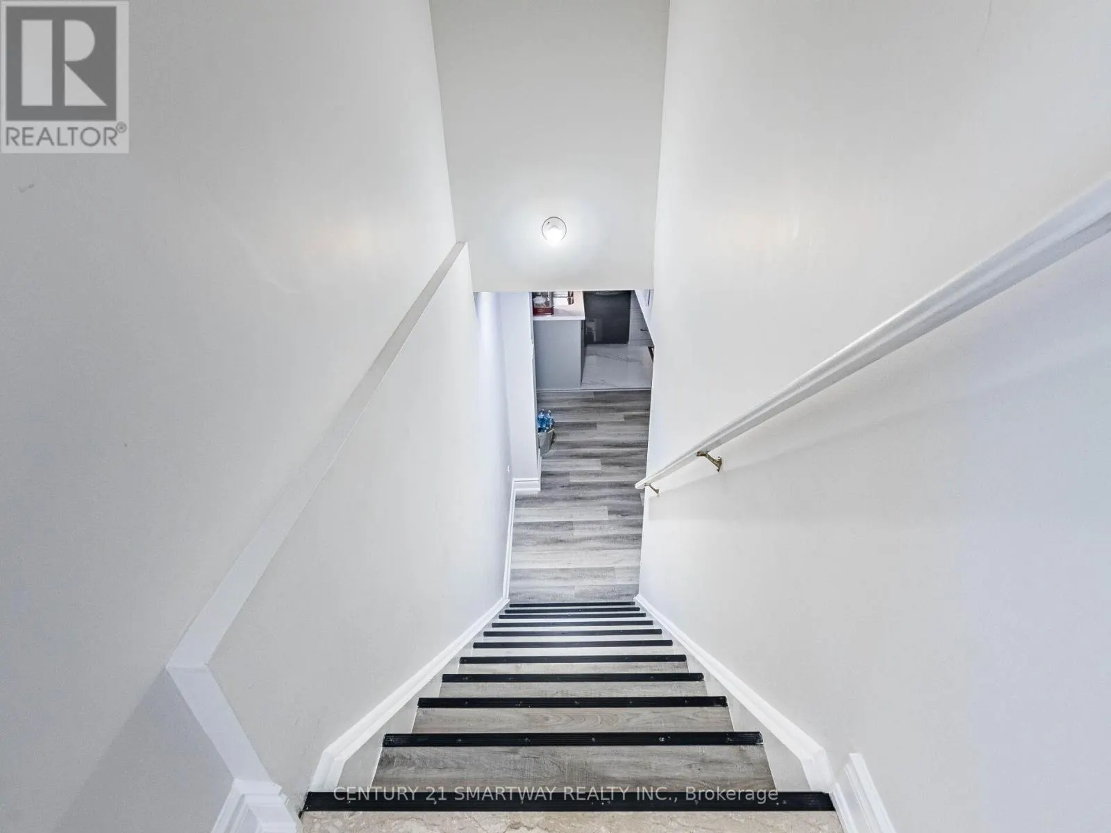 38 BOTTLEBRUSH DRIVE