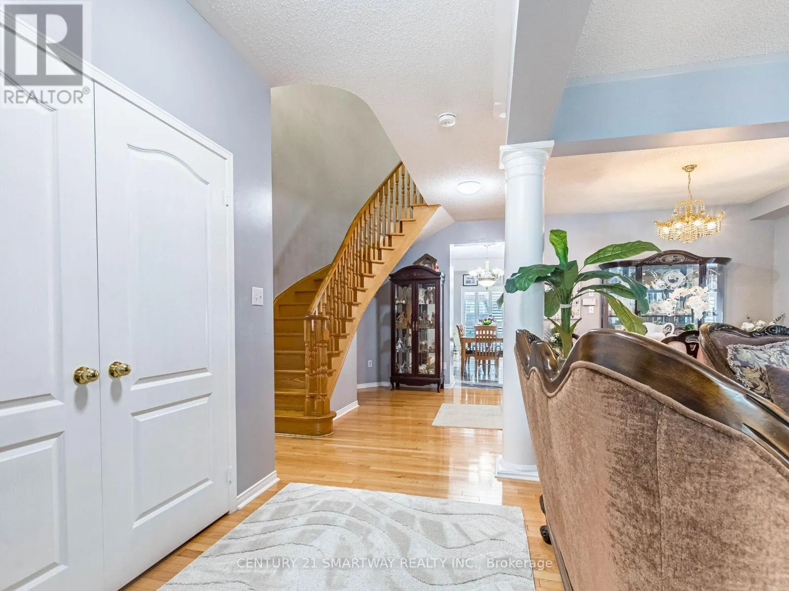 38 BOTTLEBRUSH DRIVE