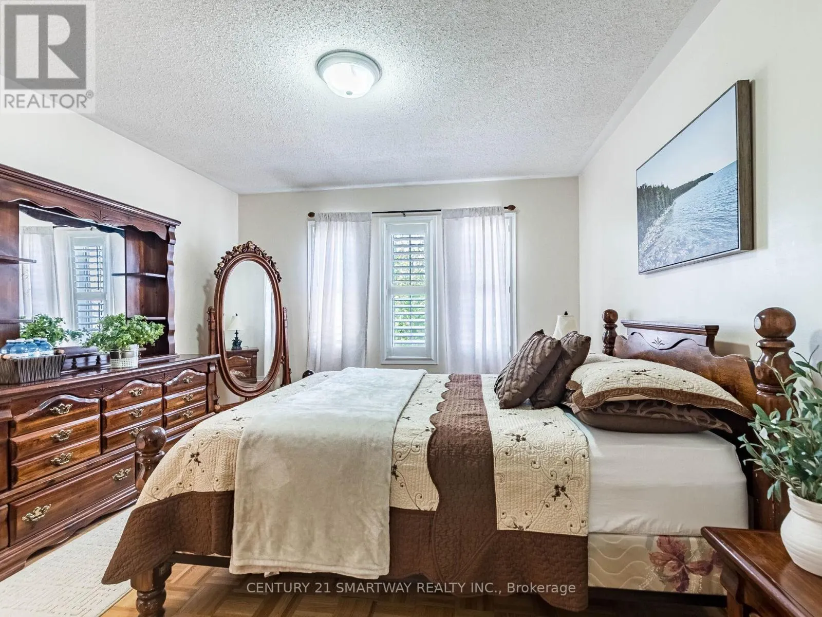 38 BOTTLEBRUSH DRIVE