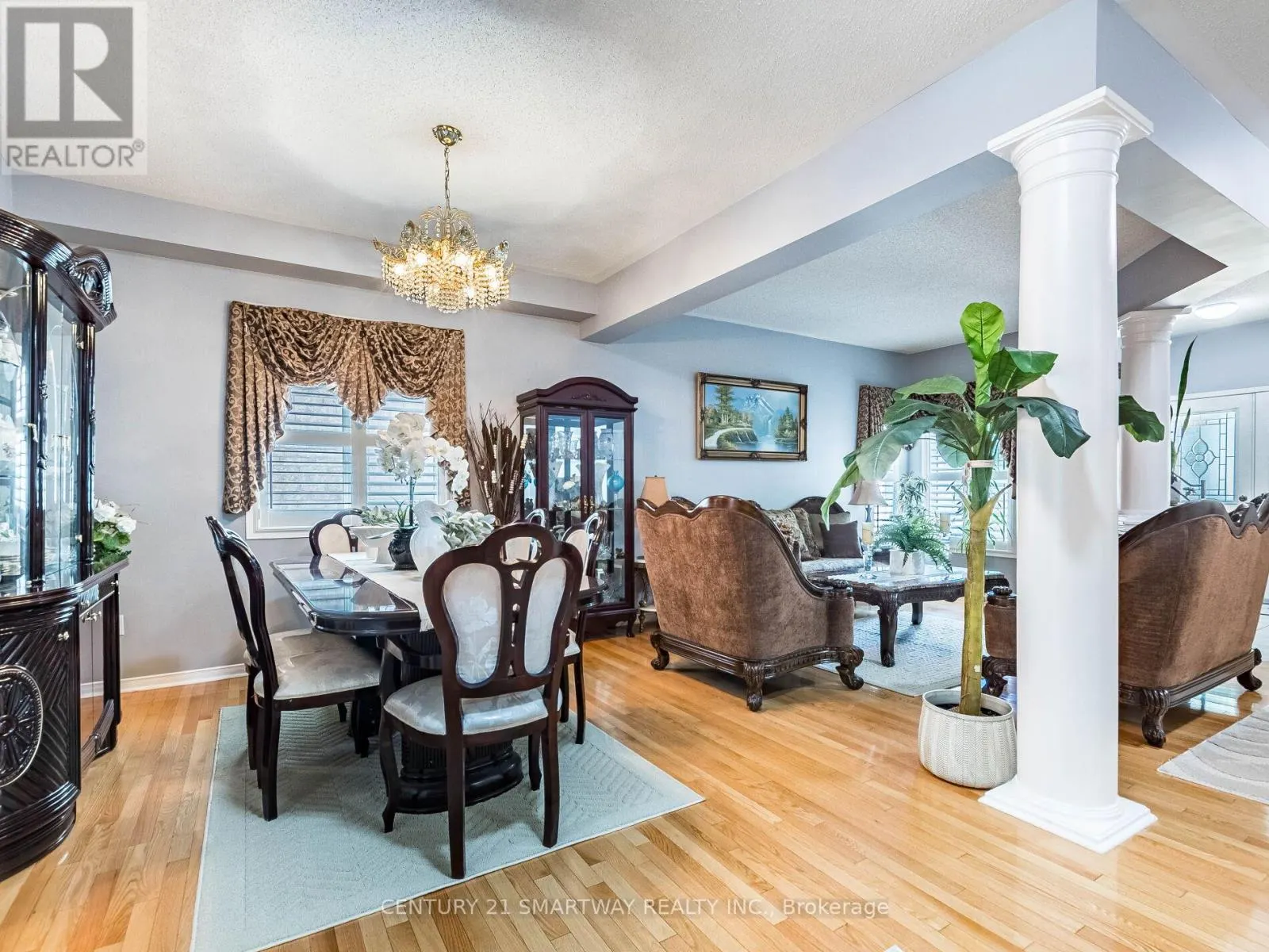38 BOTTLEBRUSH DRIVE