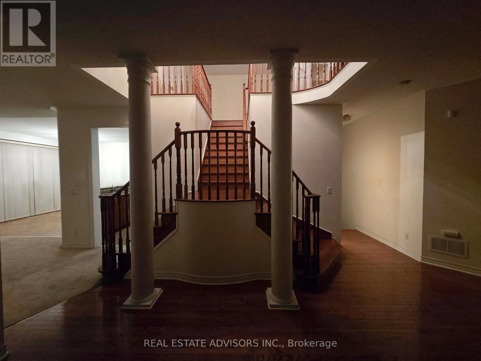 3208 COUNTESS CRESCENT