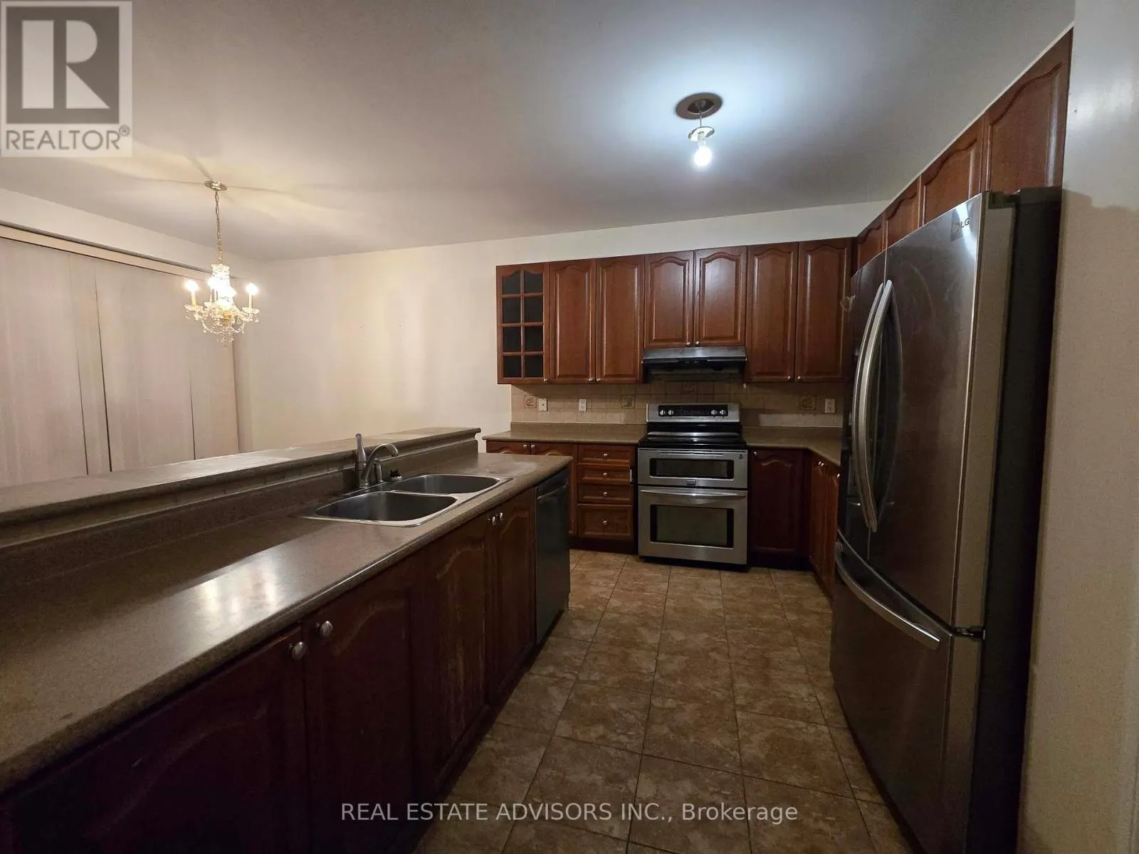 3208 COUNTESS CRESCENT