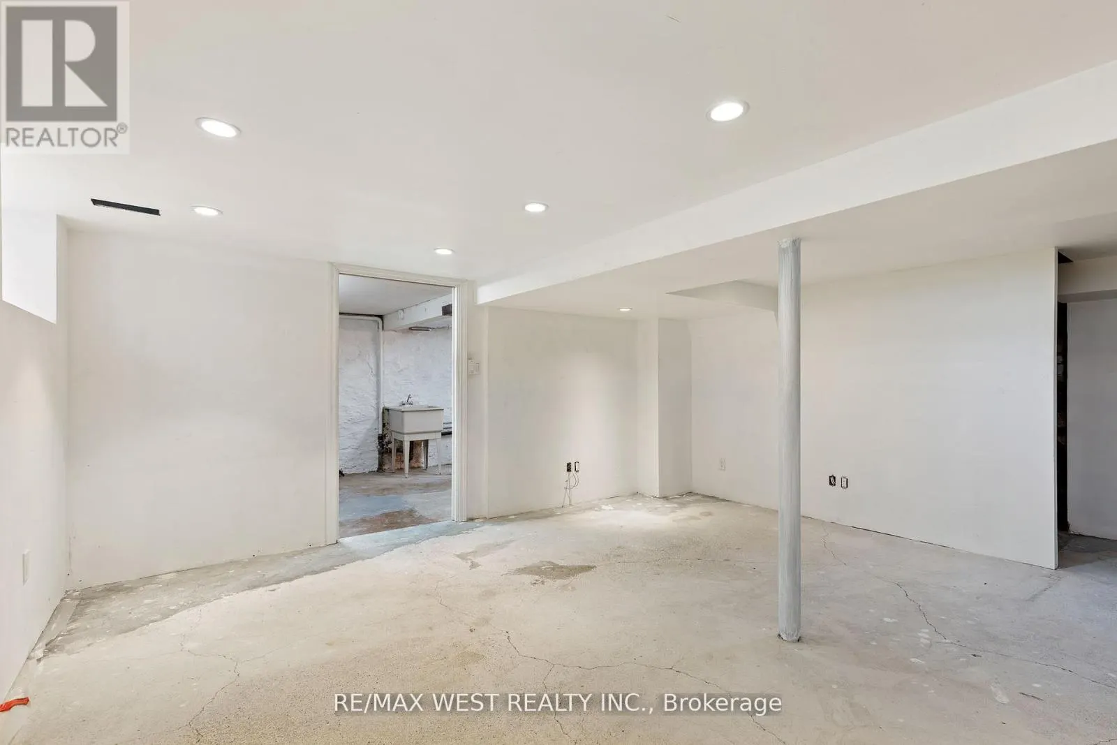 2317 WESTON ROAD