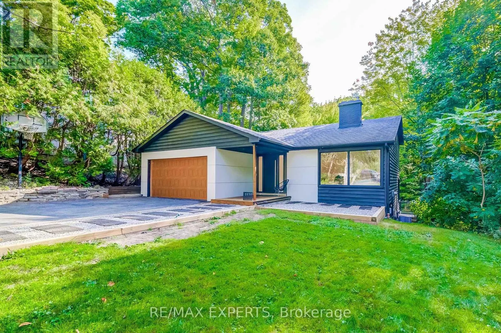 1135 GREENOAKS DRIVE