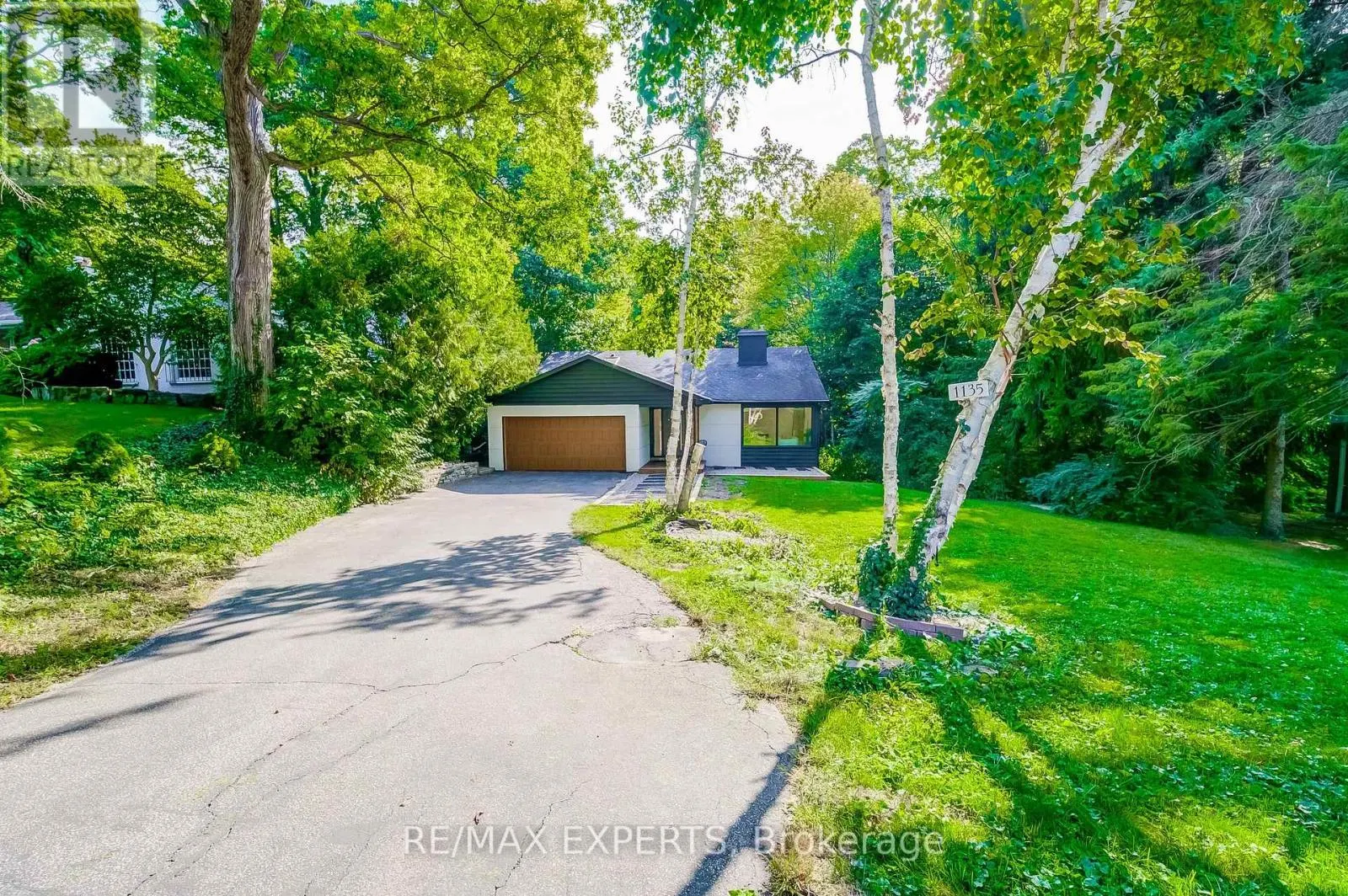 1135 GREENOAKS DRIVE