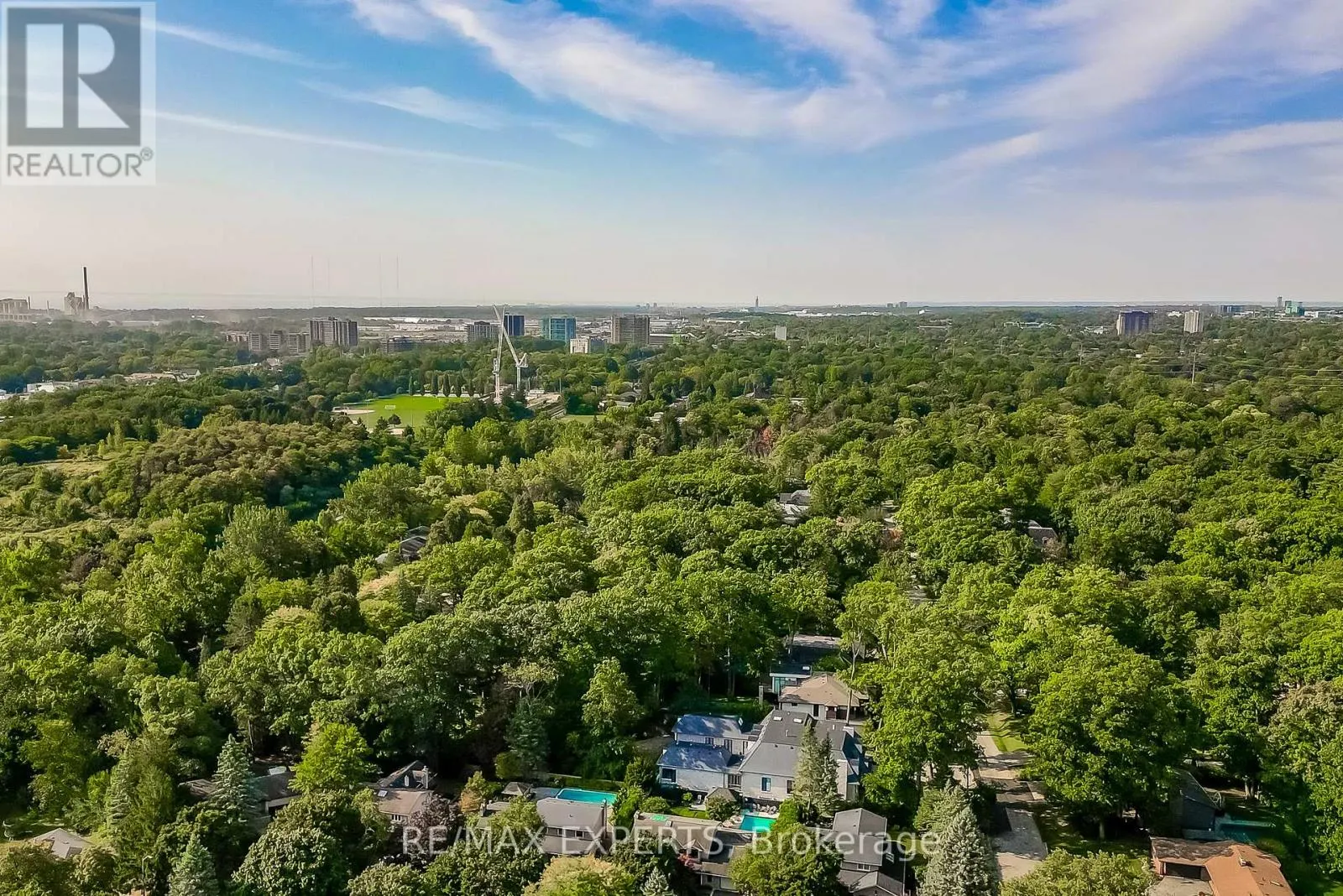 1135 GREENOAKS DRIVE