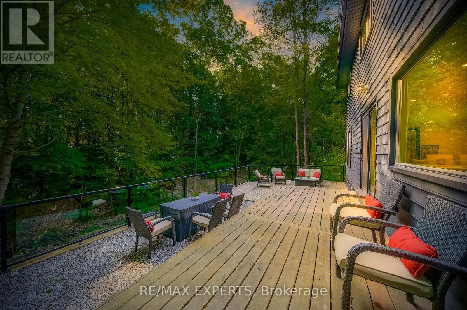 1135 GREENOAKS DRIVE