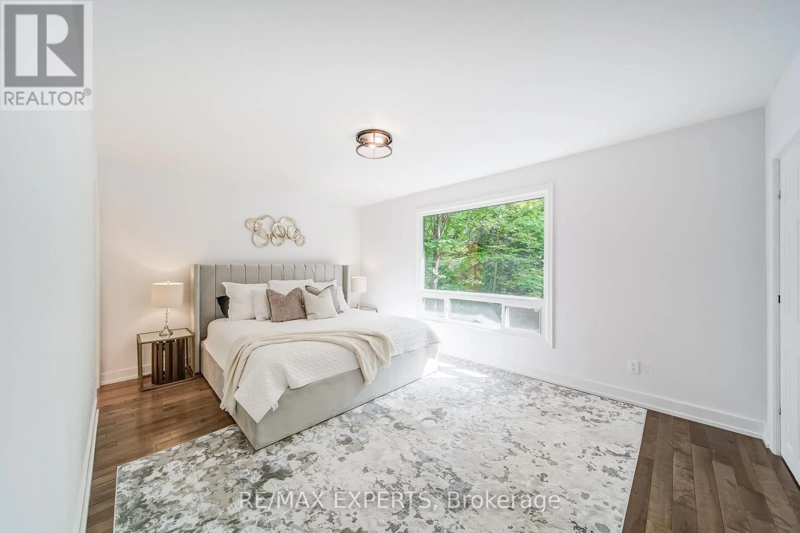 1135 GREENOAKS DRIVE