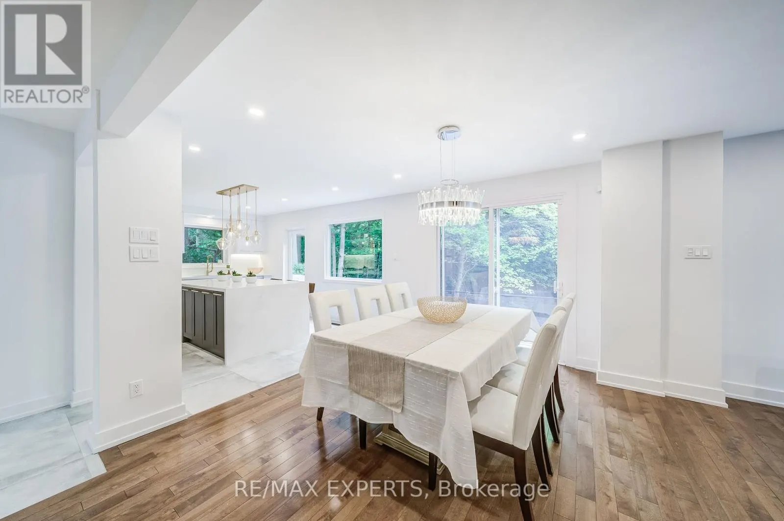 1135 GREENOAKS DRIVE