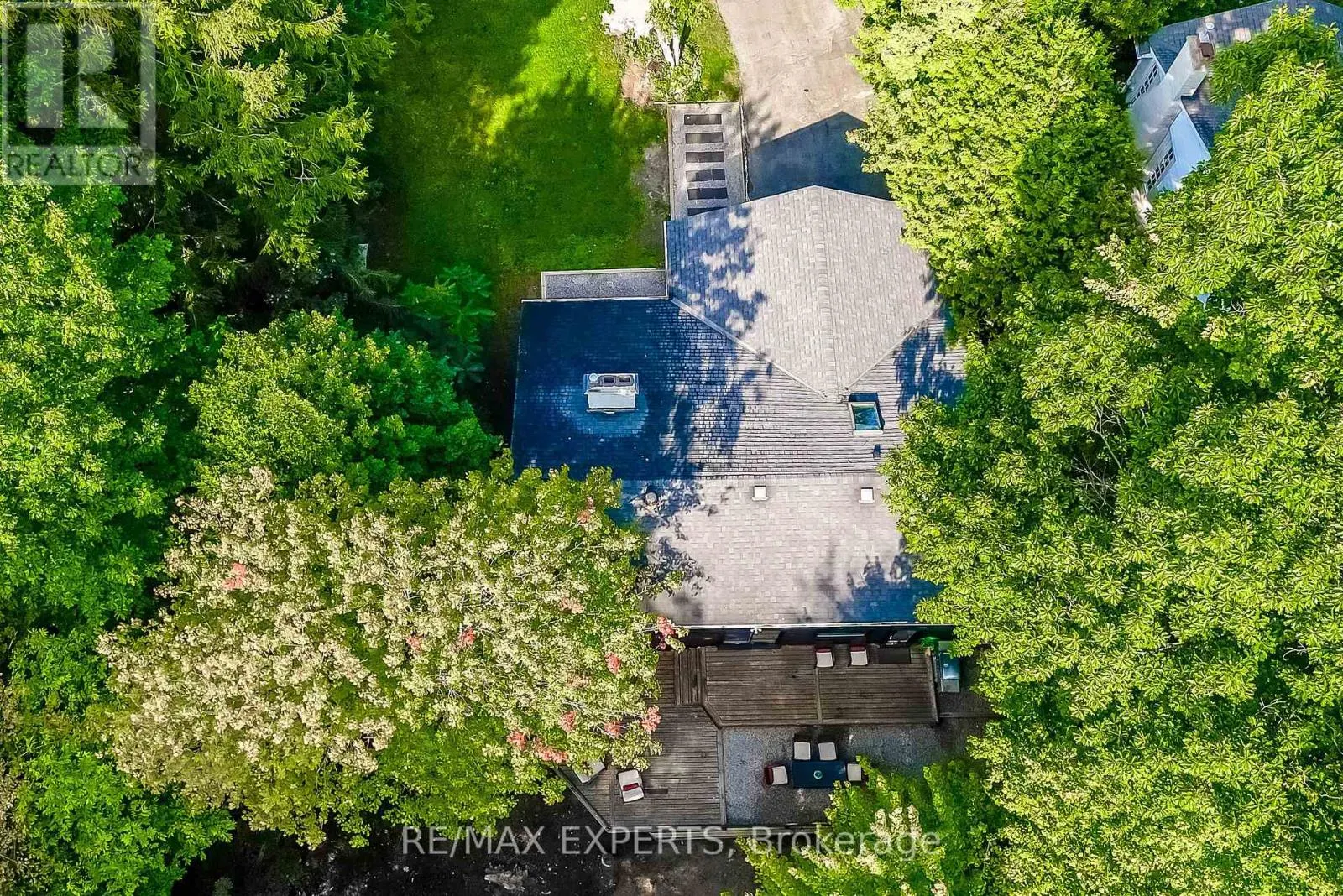 1135 GREENOAKS DRIVE