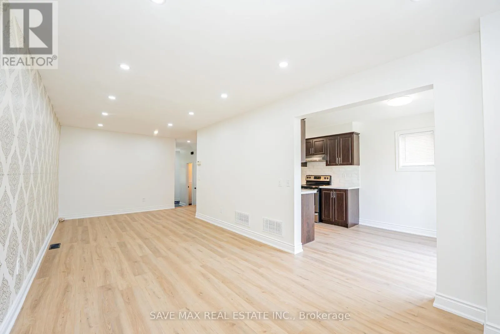 33 - 833 SCOLLARD COURT