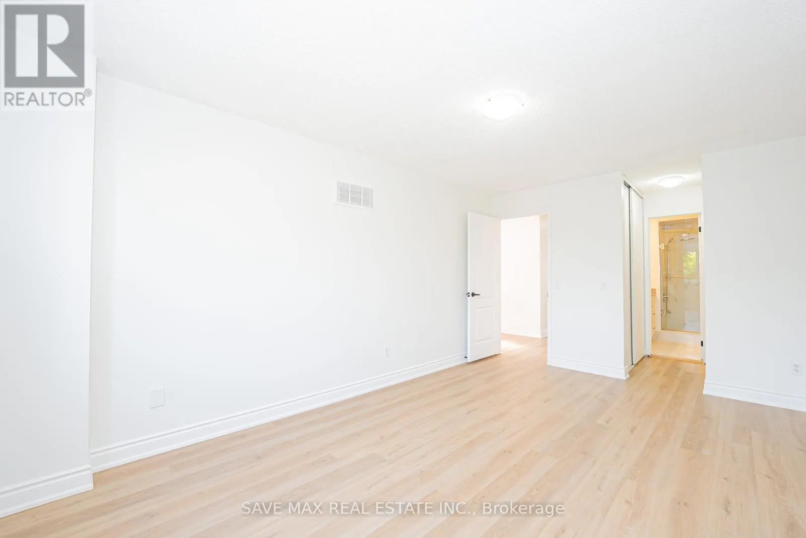 33 - 833 SCOLLARD COURT