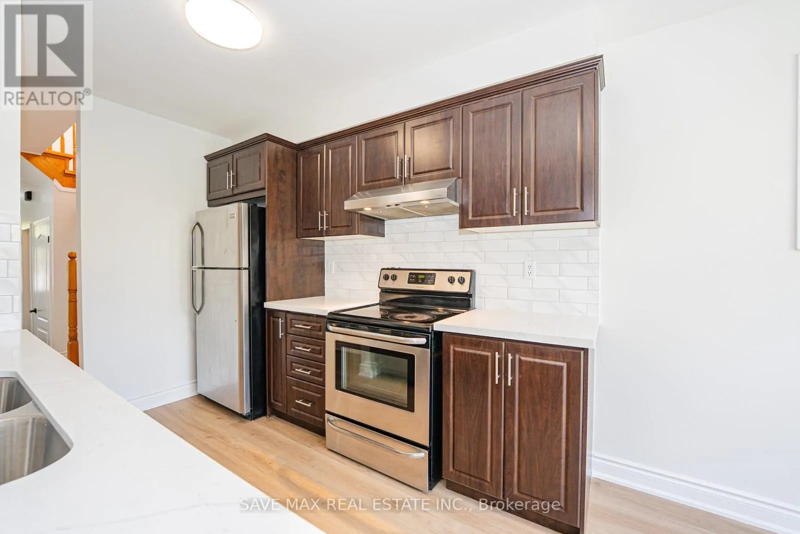 33 - 833 SCOLLARD COURT