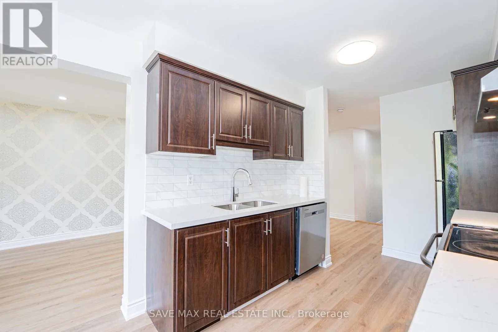 33 - 833 SCOLLARD COURT